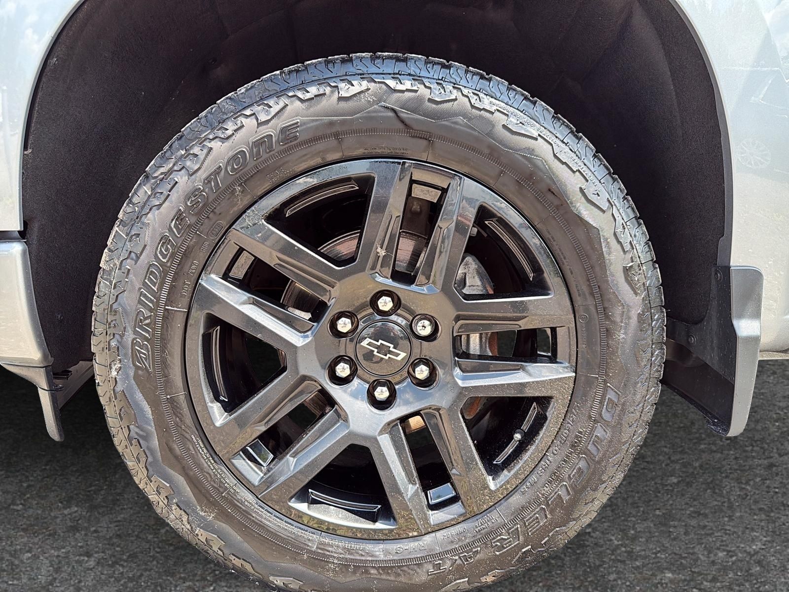 Photo 2024 Chevrolet Silverado 1500 RST #6