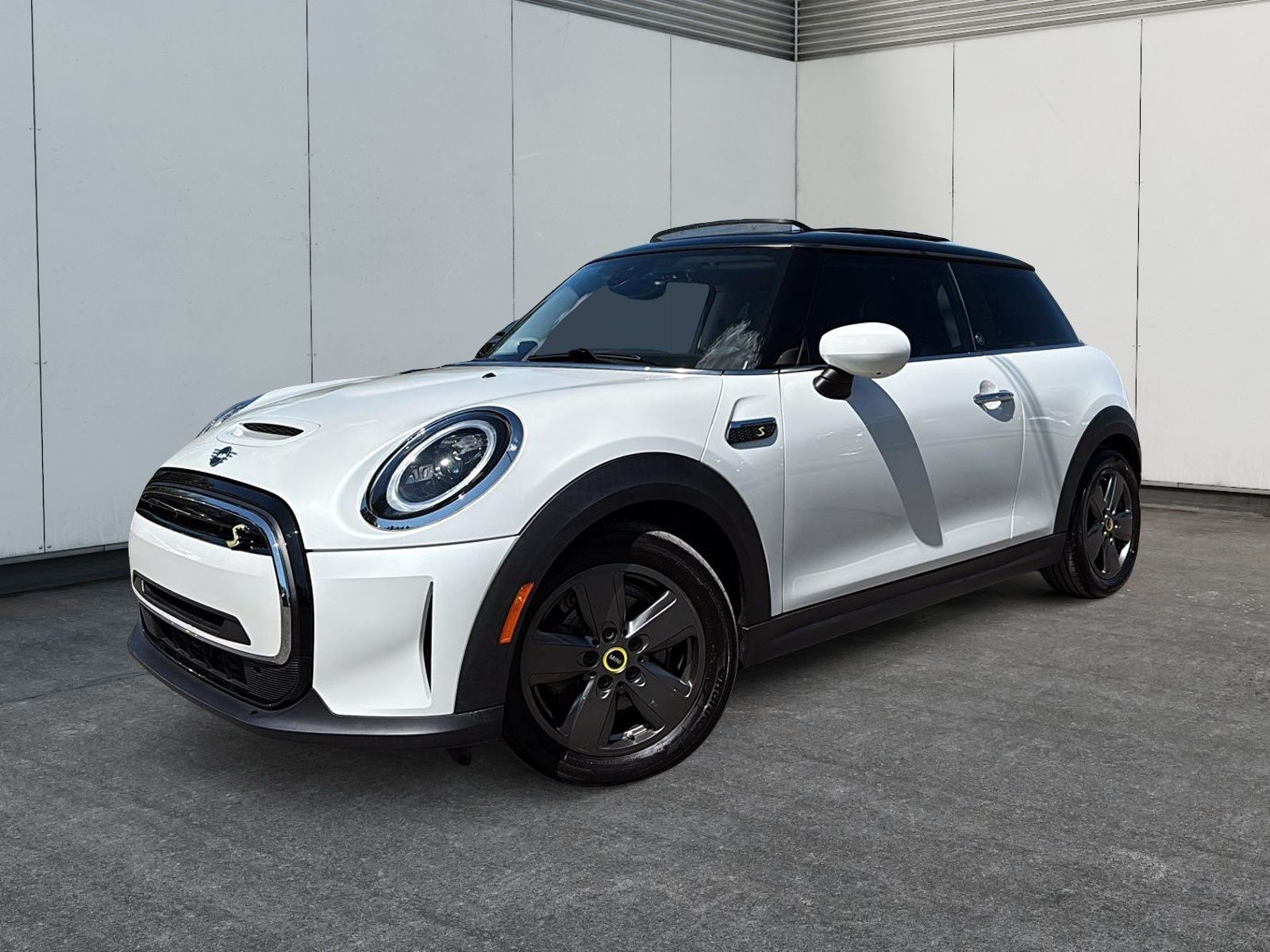 Photo MINI 3 Door Cooper SE 2024 #1