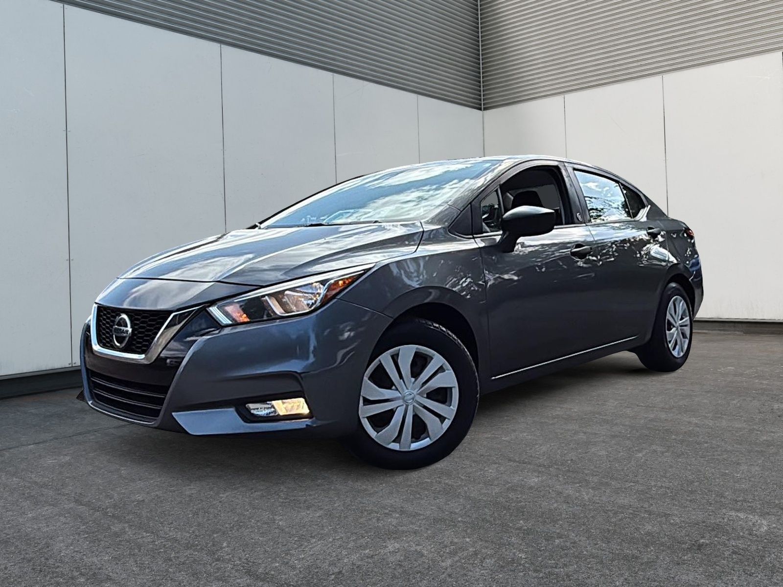 Photo 2022 Nissan Versa S #1