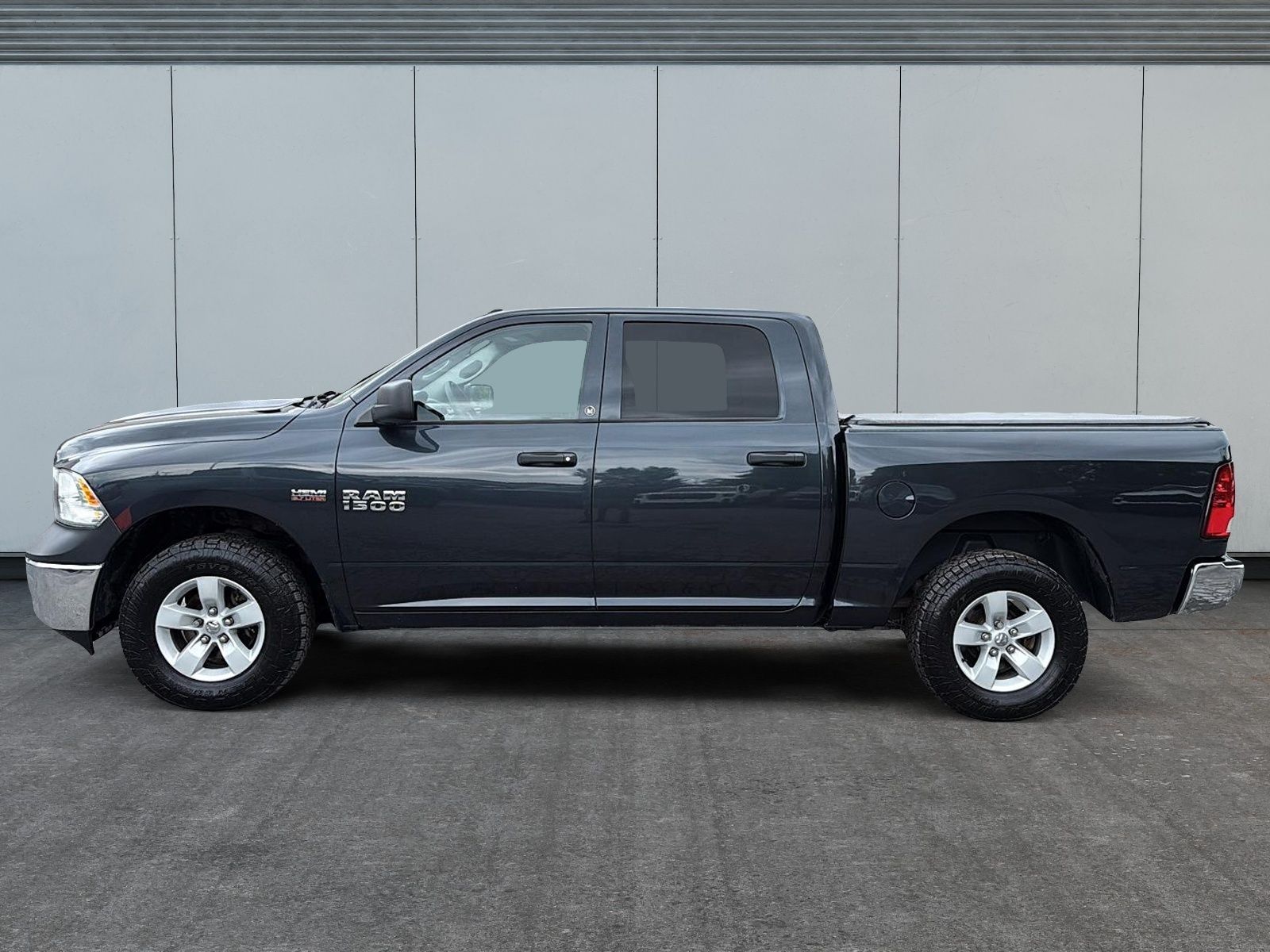 Photo 2018 Ram 1500 ST #5