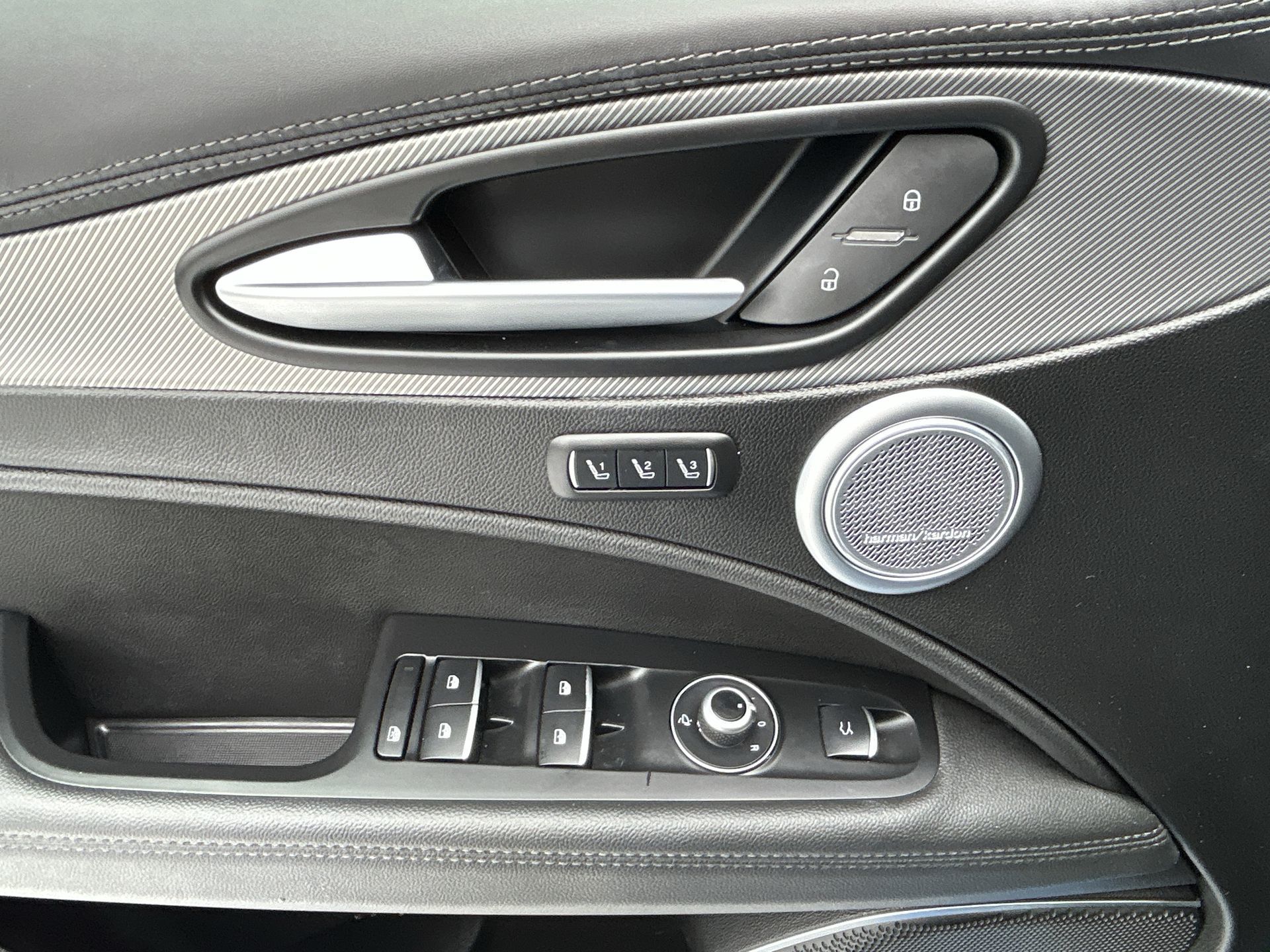 Alfa Romeo Stelvio  2022 à Vancouver, Colombie-Britannique