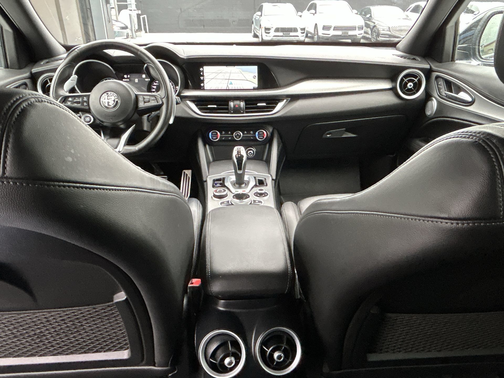 Alfa Romeo Stelvio  2022 à Vancouver, Colombie-Britannique