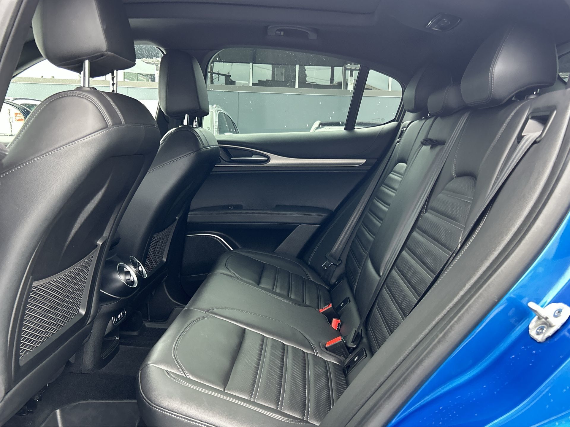 Alfa Romeo Stelvio  2022 à Vancouver, Colombie-Britannique