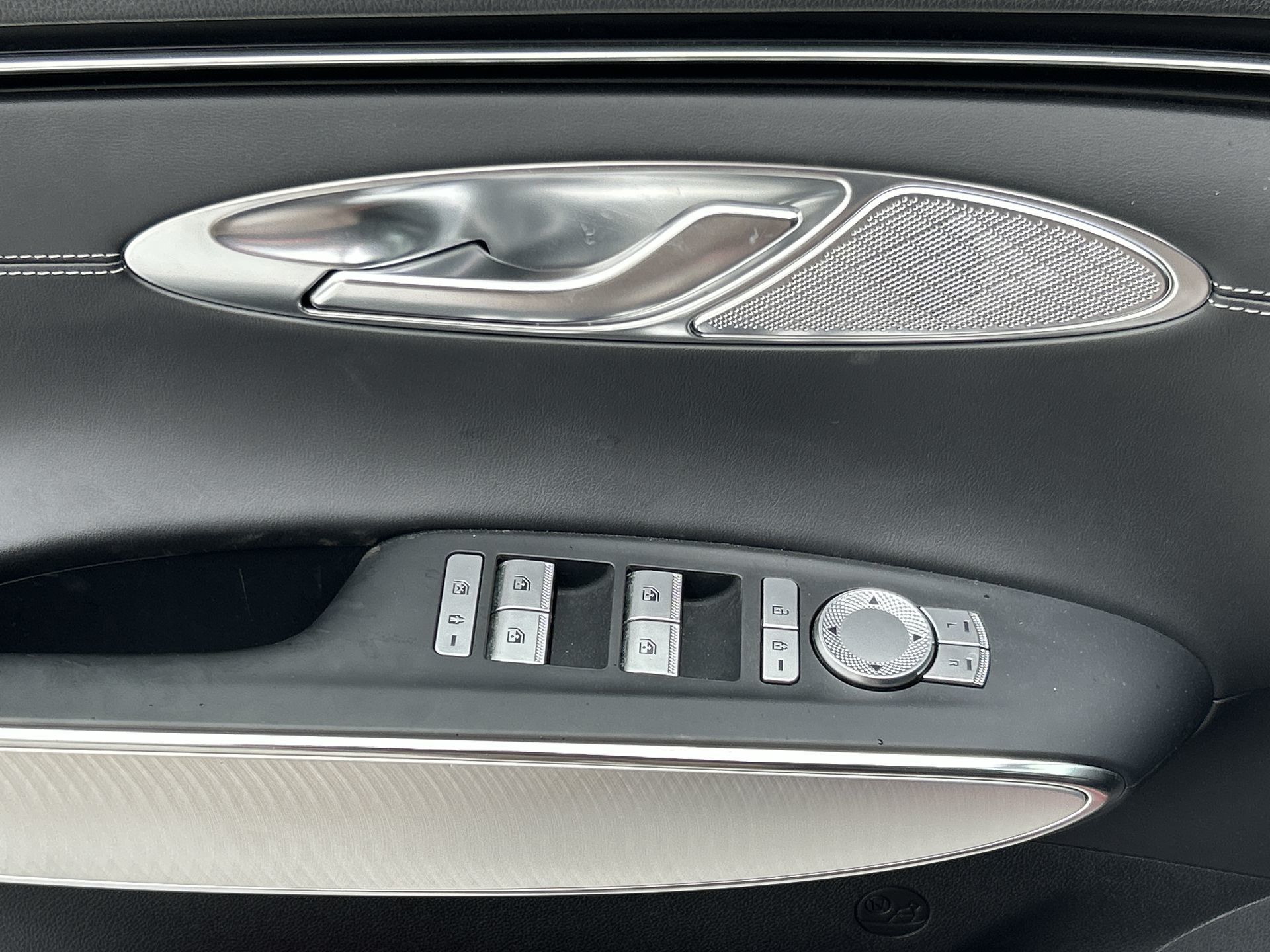 2023 GENESIS GV70 in Vancouver, British Columbia