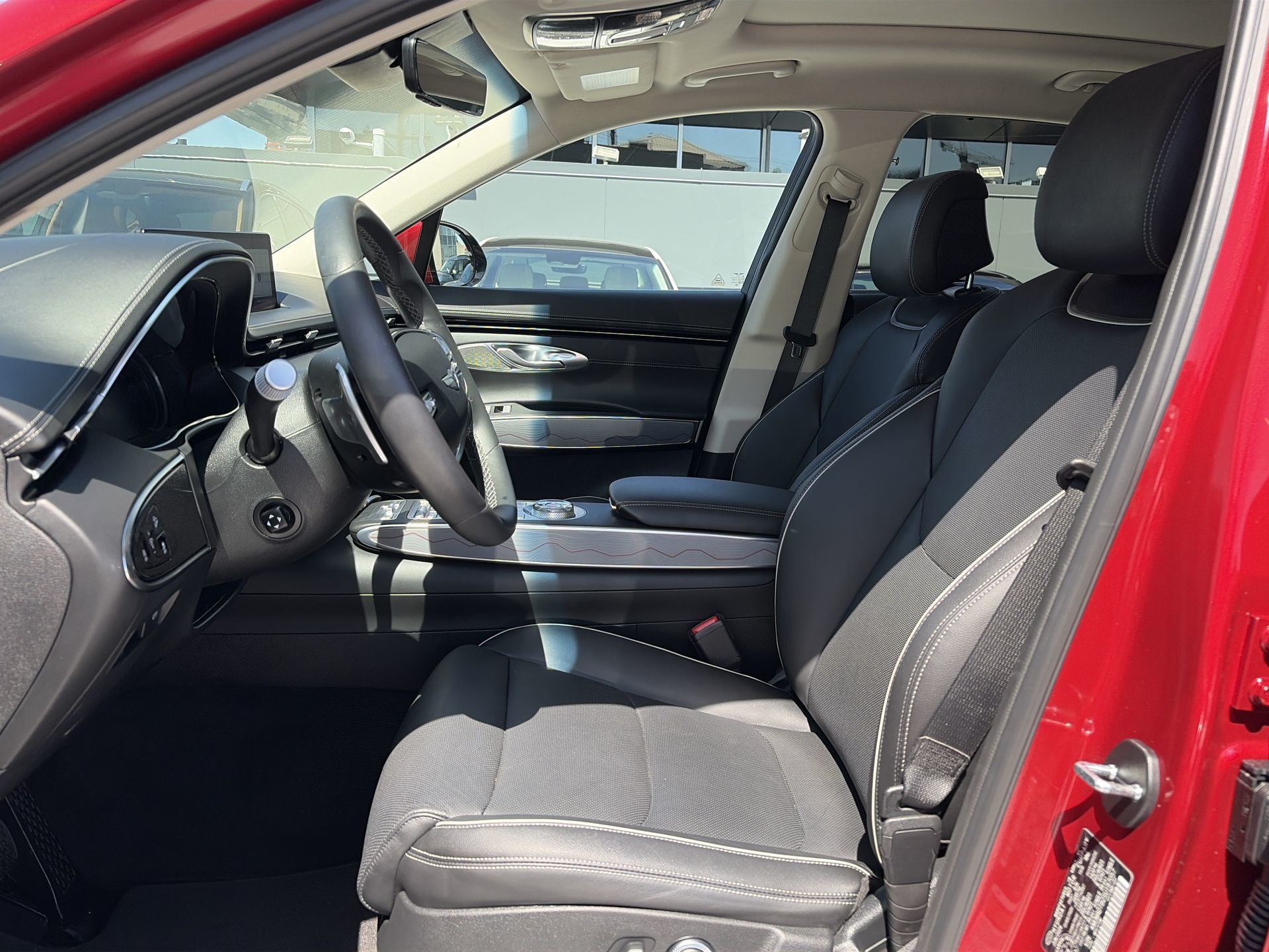 2025 GENESIS GV70