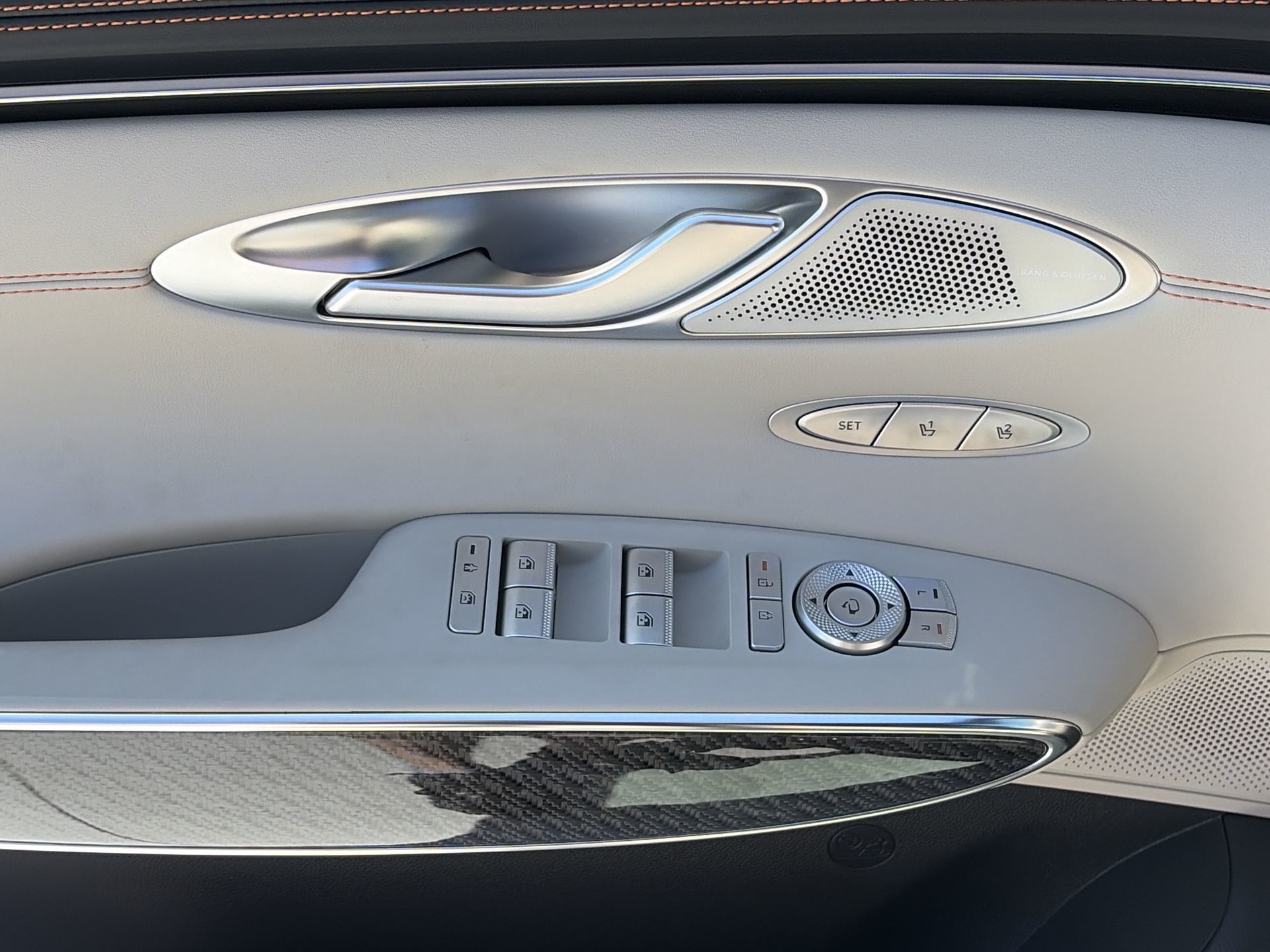 2026 GENESIS GV70