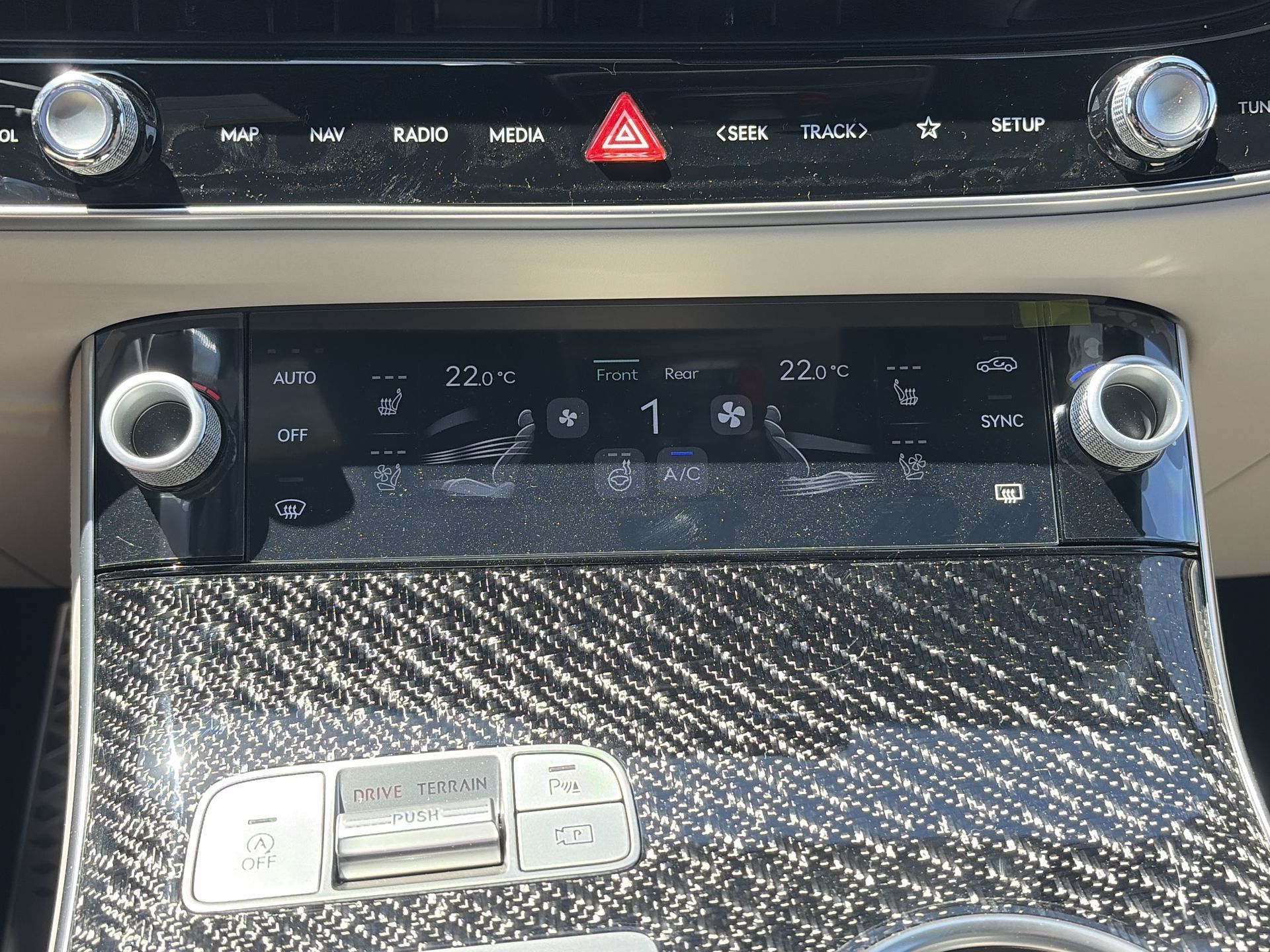 2026 GENESIS GV70