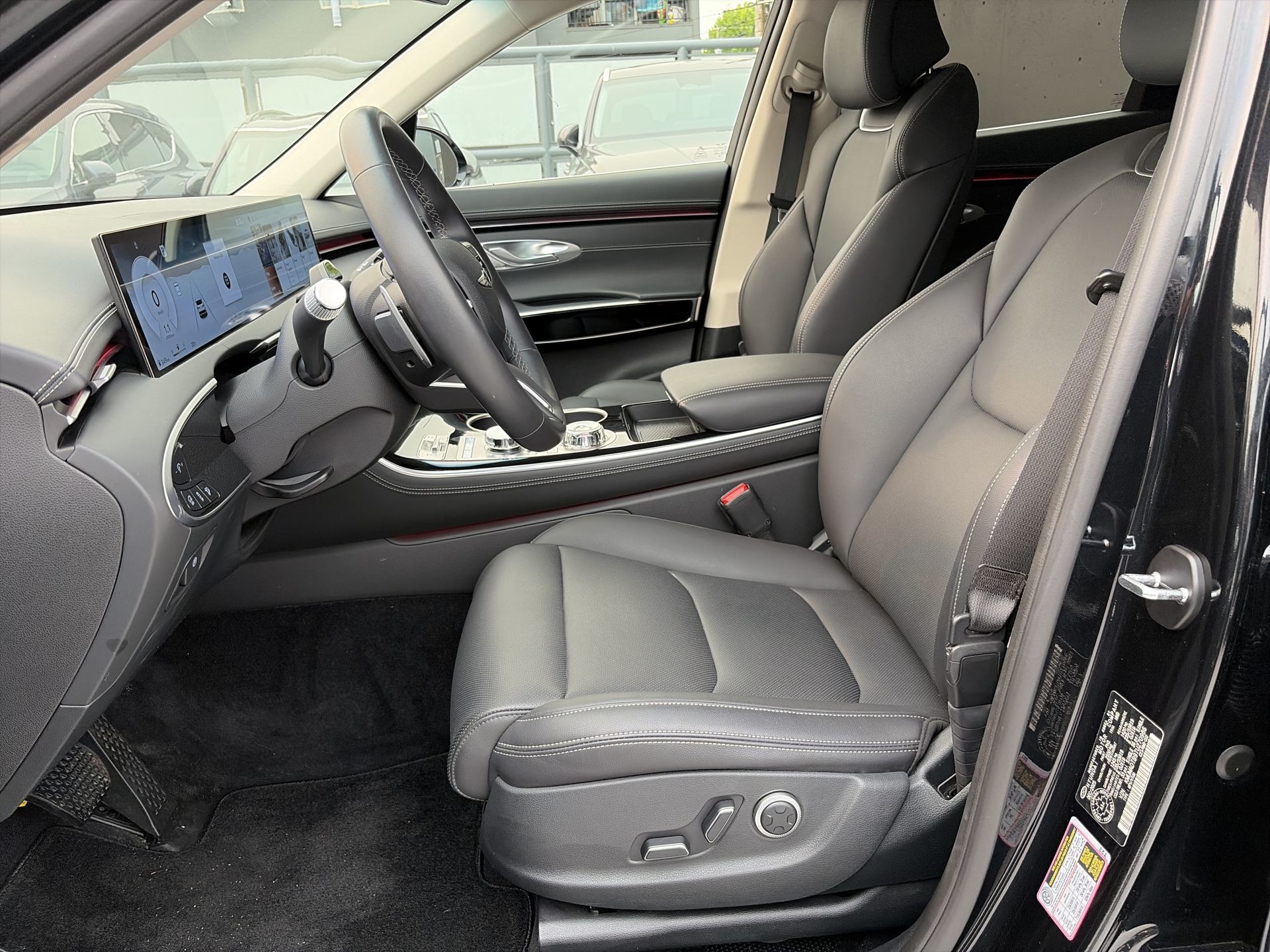 2026 GENESIS GV70