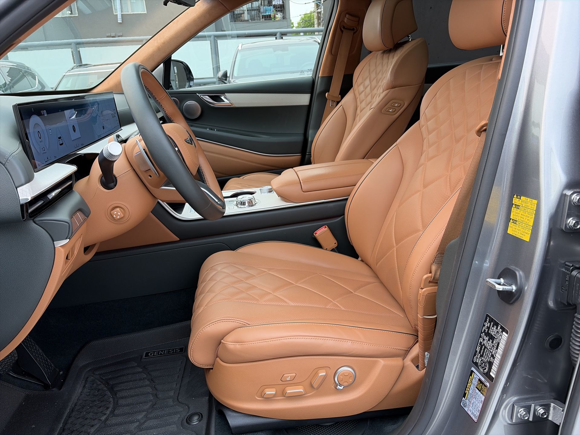 2025 GENESIS GV80