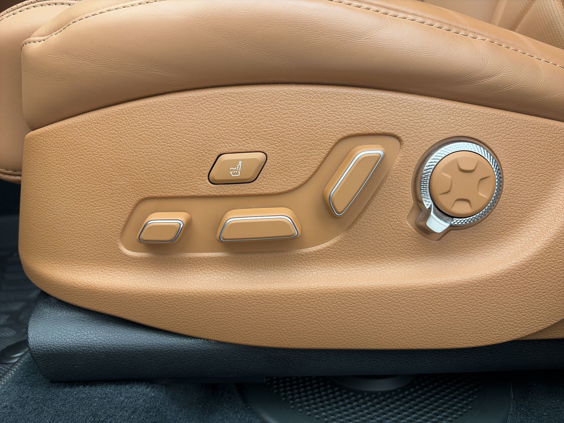 2025 GENESIS GV80