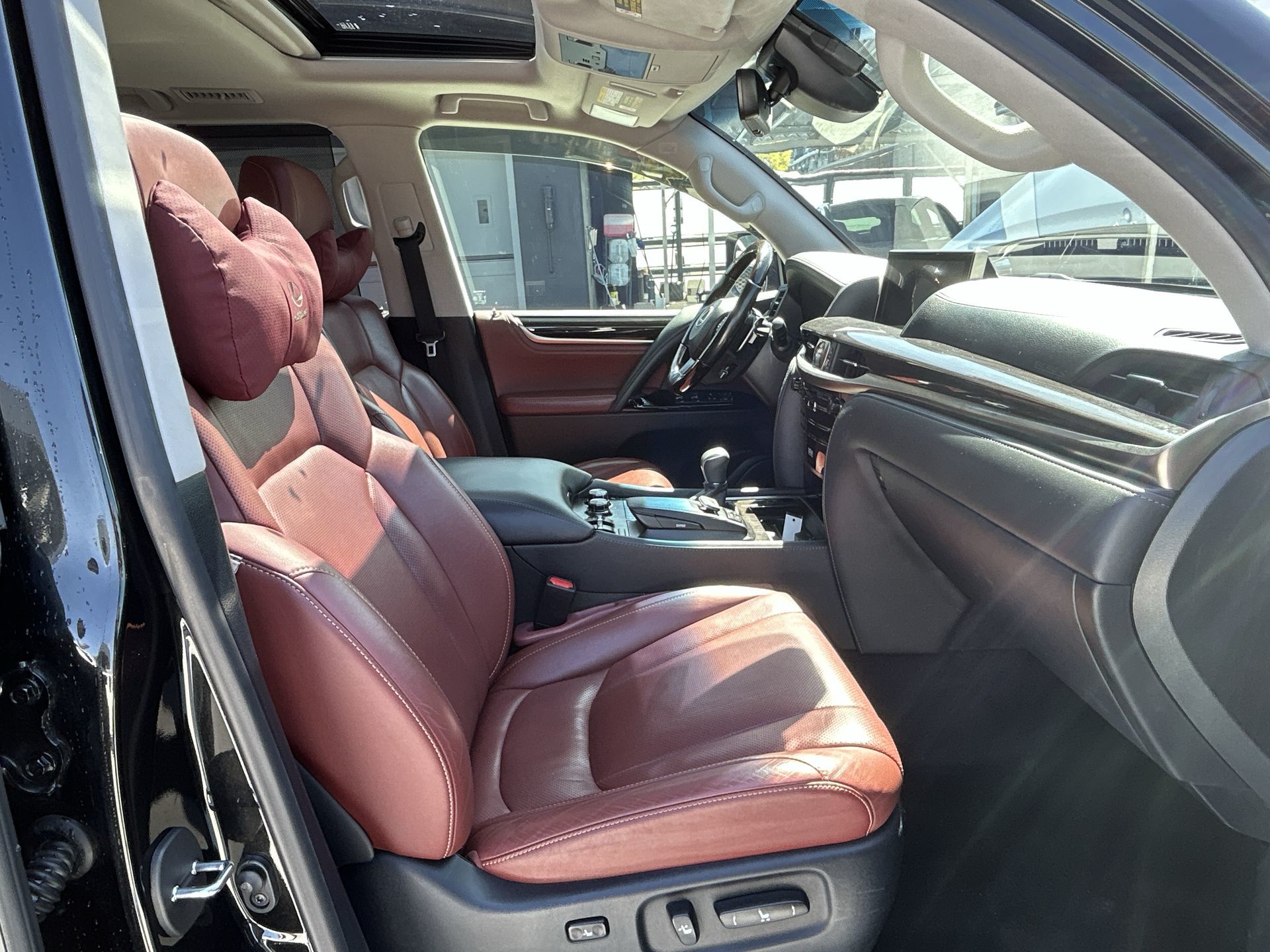 2017 Lexus LX 570