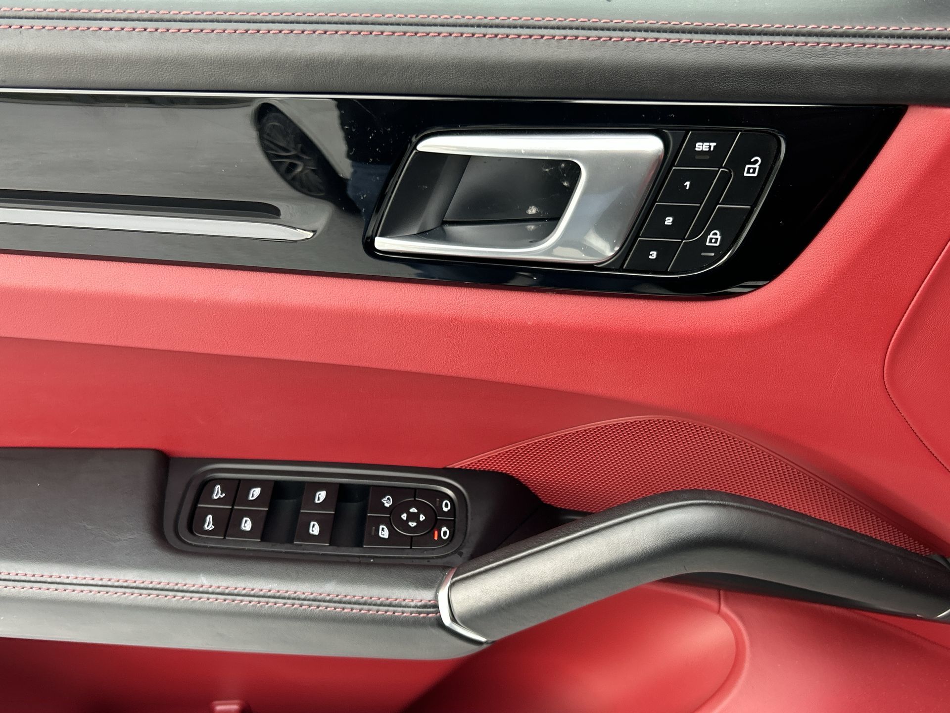 Porsche Cayenne  2022 à Vancouver, Colombie-Britannique