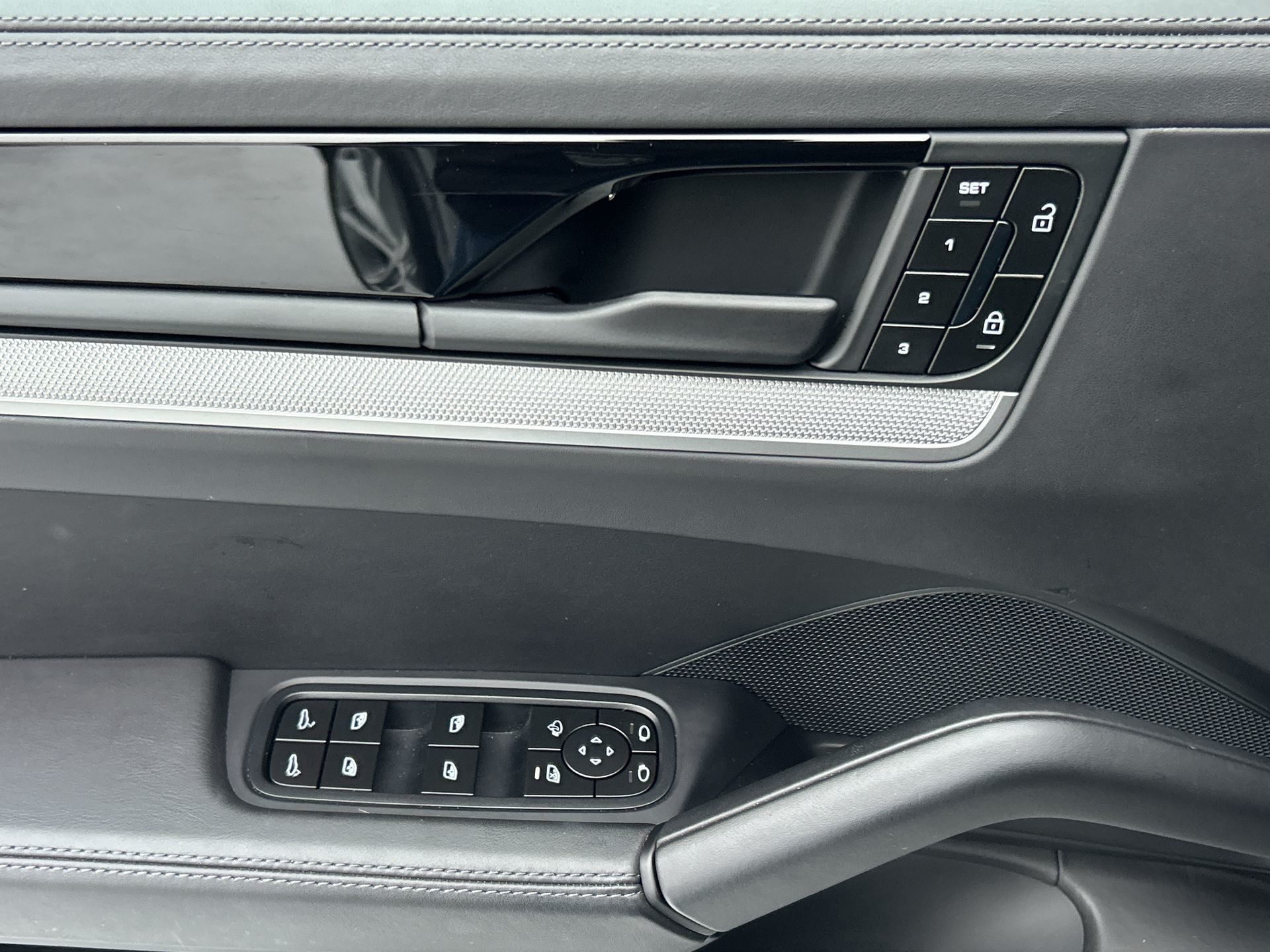 Porsche Cayenne  2024 à Vancouver, Colombie-Britannique