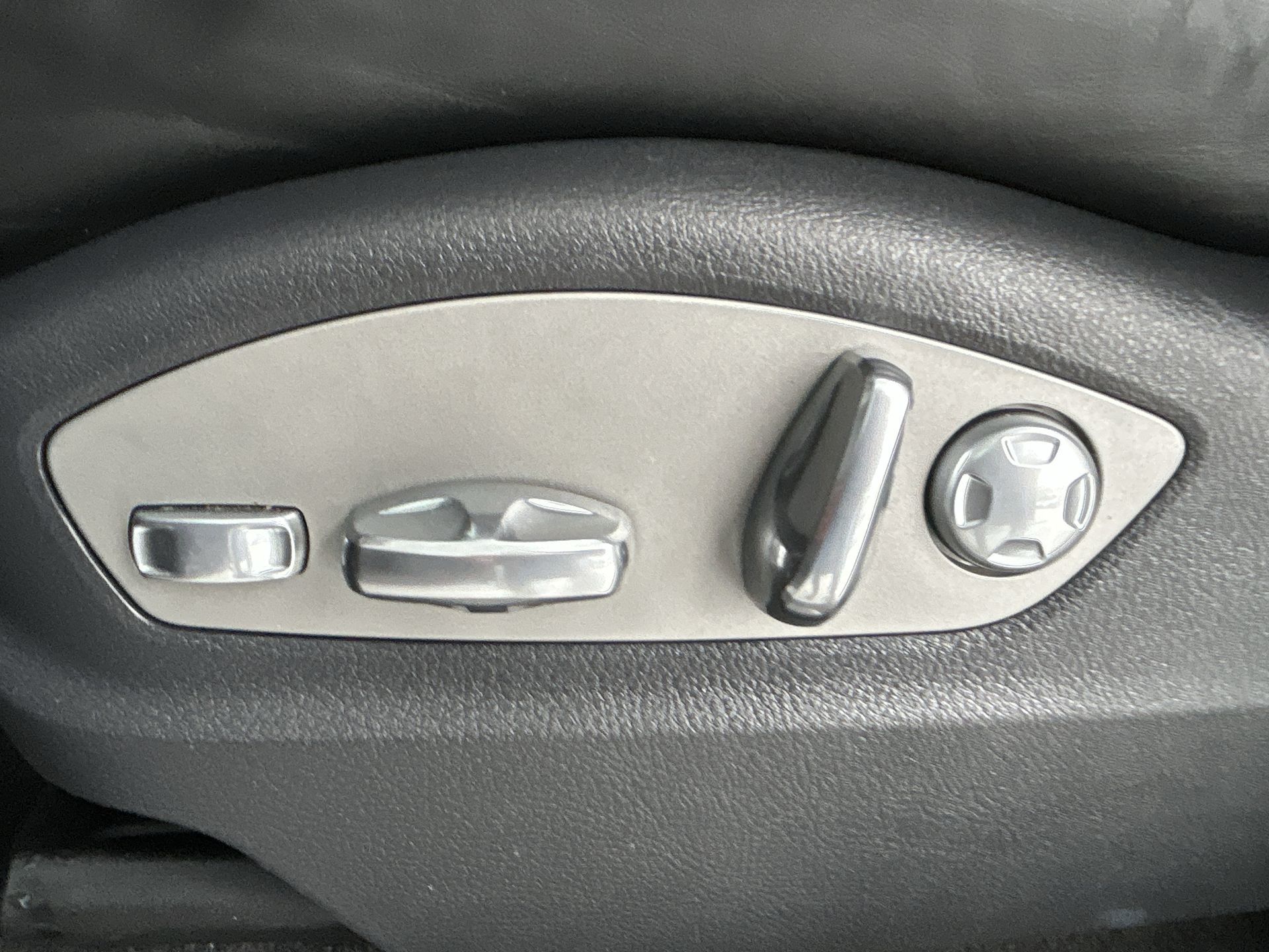 Porsche Macan  2015 à Vancouver, Colombie-Britannique