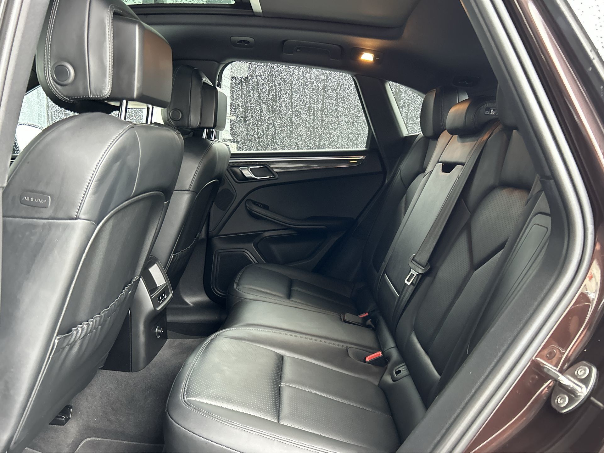 Porsche Macan  2015 à Vancouver, Colombie-Britannique