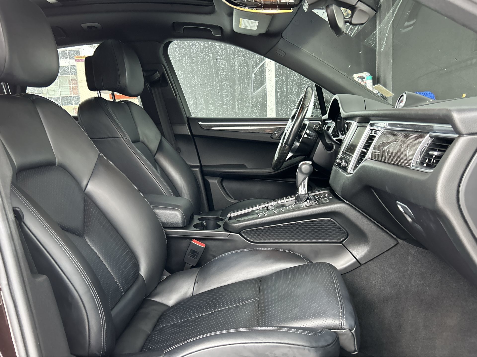 Porsche Macan  2015 à Vancouver, Colombie-Britannique