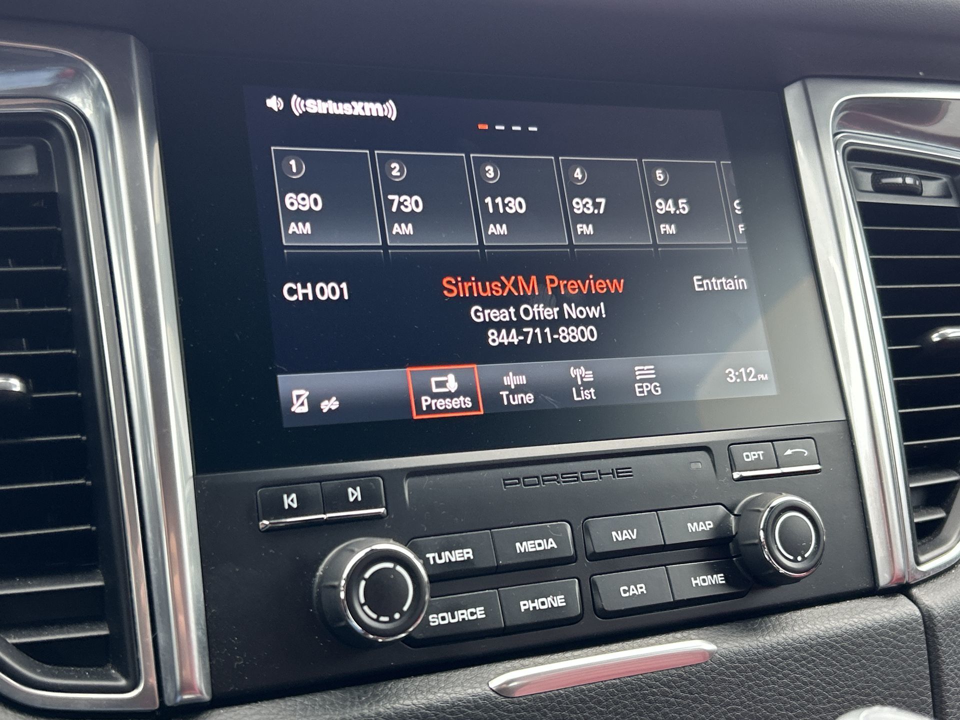 2017 Porsche Macan in Vancouver, British Columbia