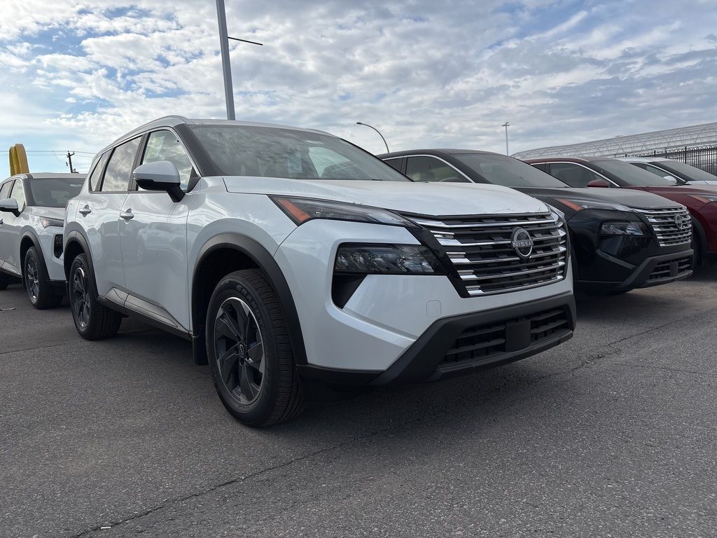 2026 Nissan Rogue SV Moonroof