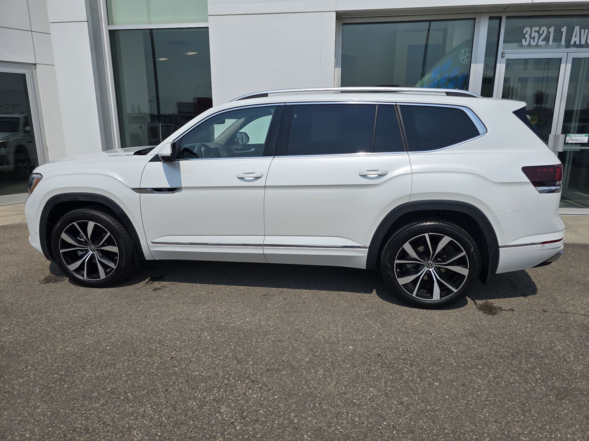 Photo 2025 Volkswagen Atlas Execline #2