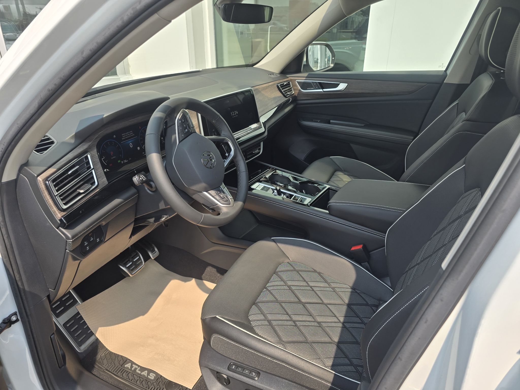 Photo 2026 Volkswagen Atlas Execline #8