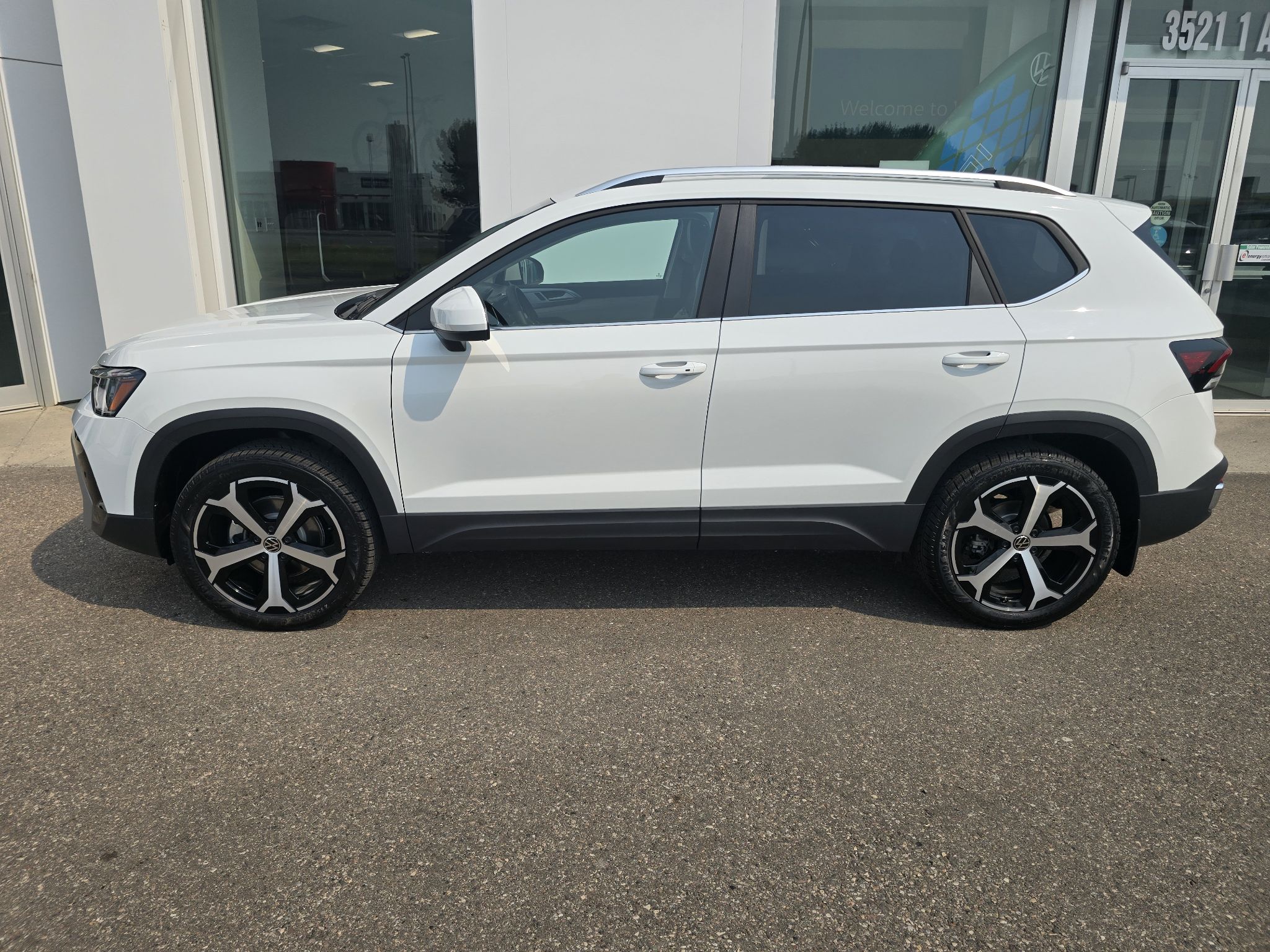 Photo 2026 Volkswagen Taos Highline 4MOTION #2