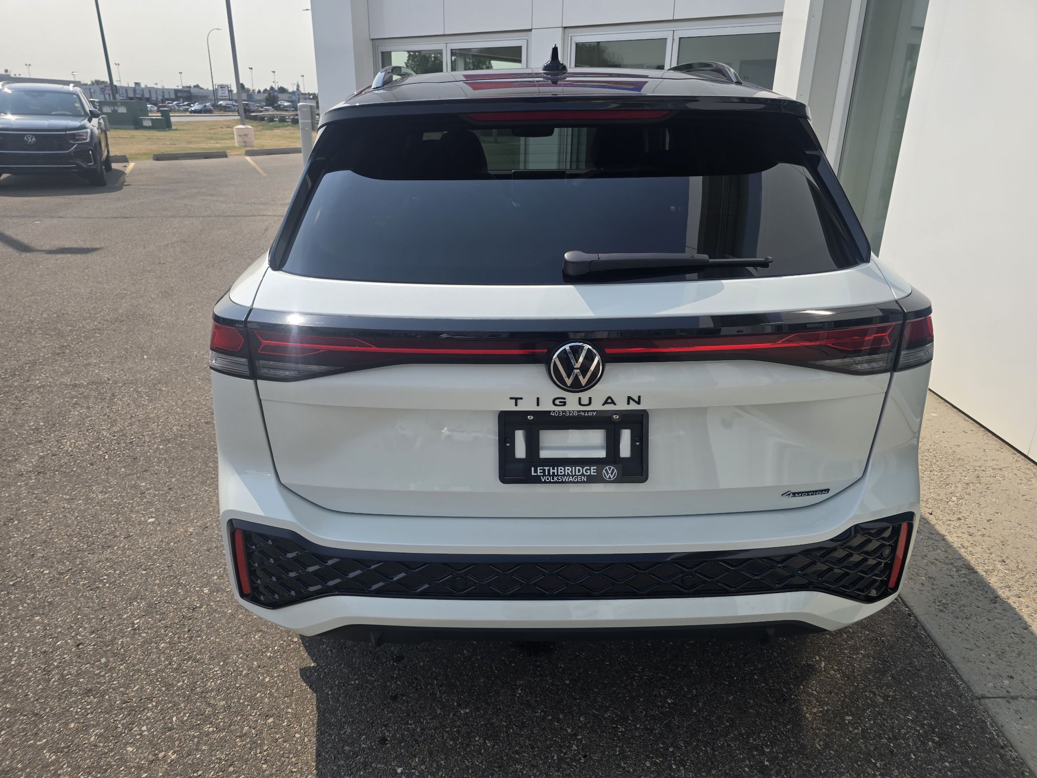 Photo 2026 Volkswagen Tiguan Comfortline R-Line Black Edition 4MOTION #4