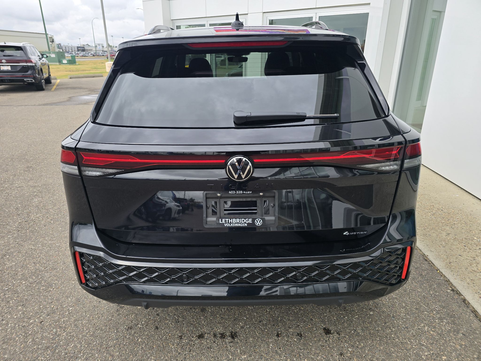 Photo 2026 Volkswagen Tiguan Comfortline R-Line Black Edition 4MOTION #4