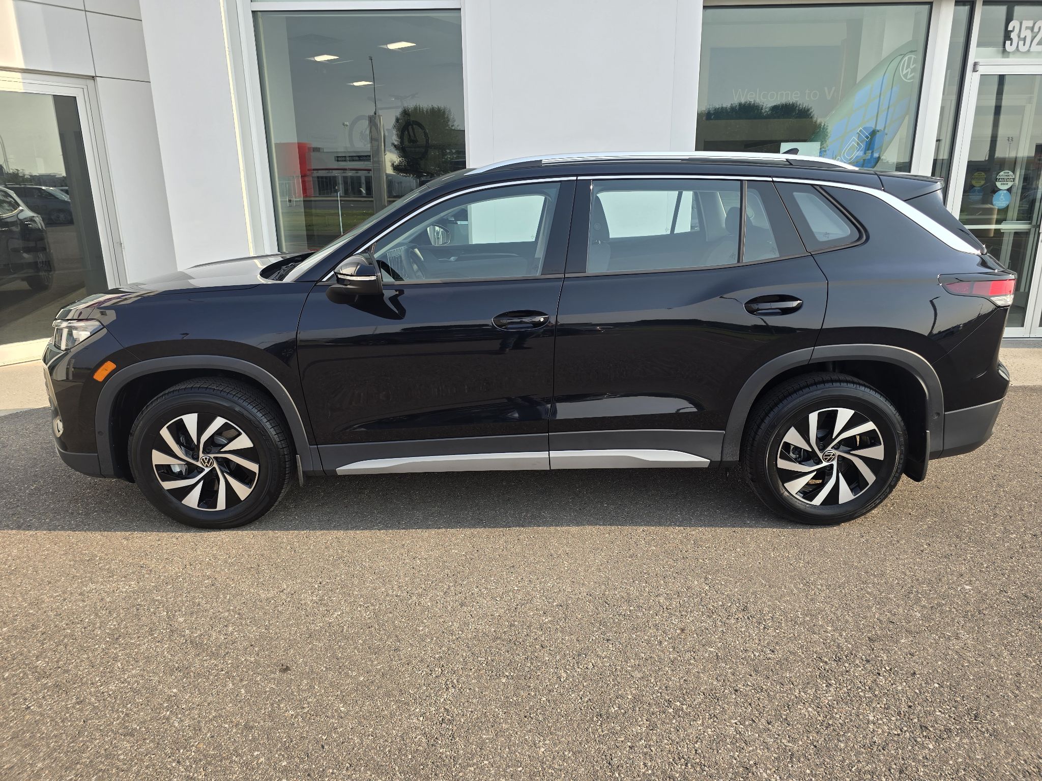 Photo 2026 Volkswagen Tiguan Trendline 4MOTION #2