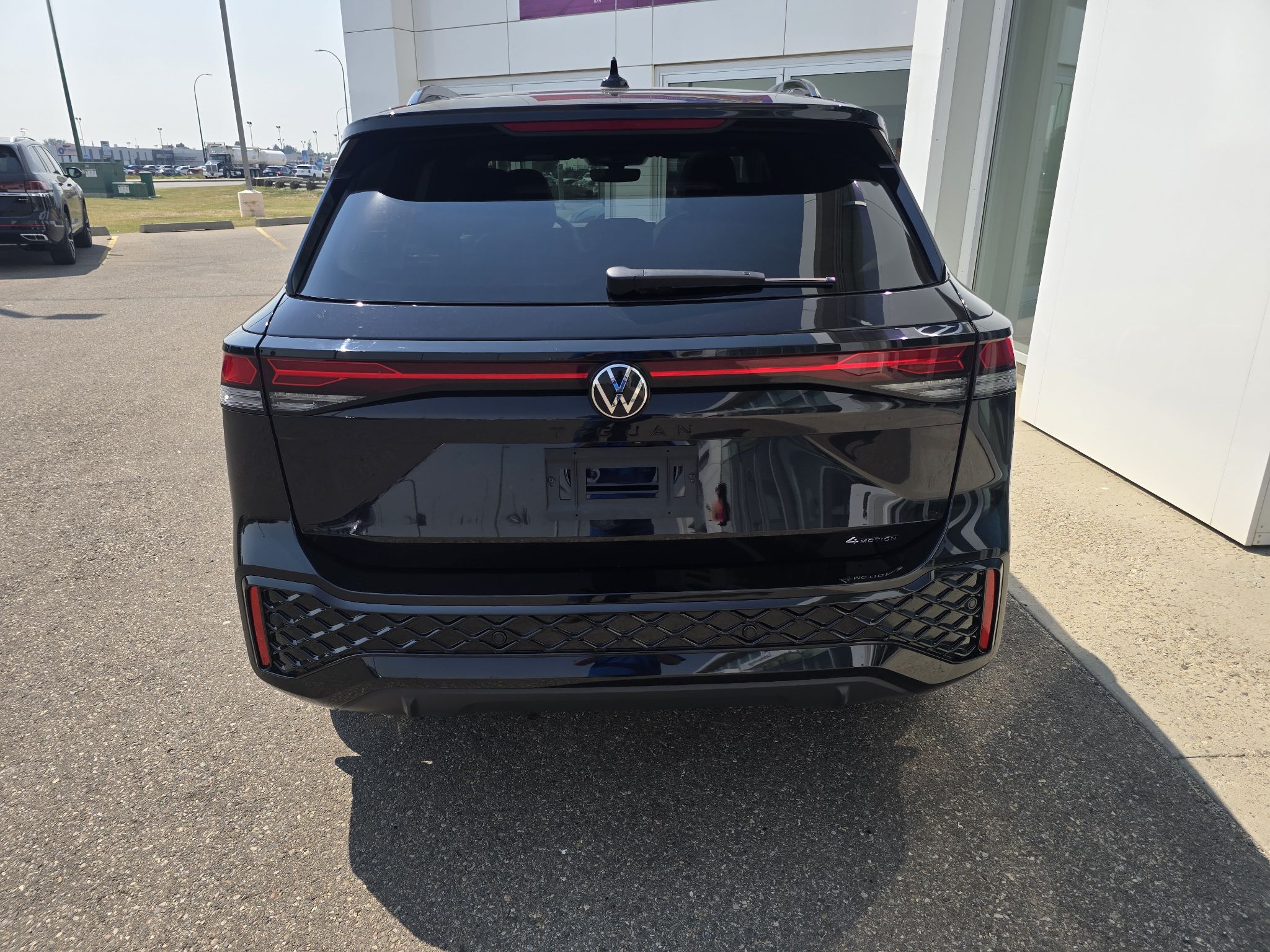 Photo 2026 Volkswagen Tiguan Comfortline R-Line Black Edition 4MOTION #4