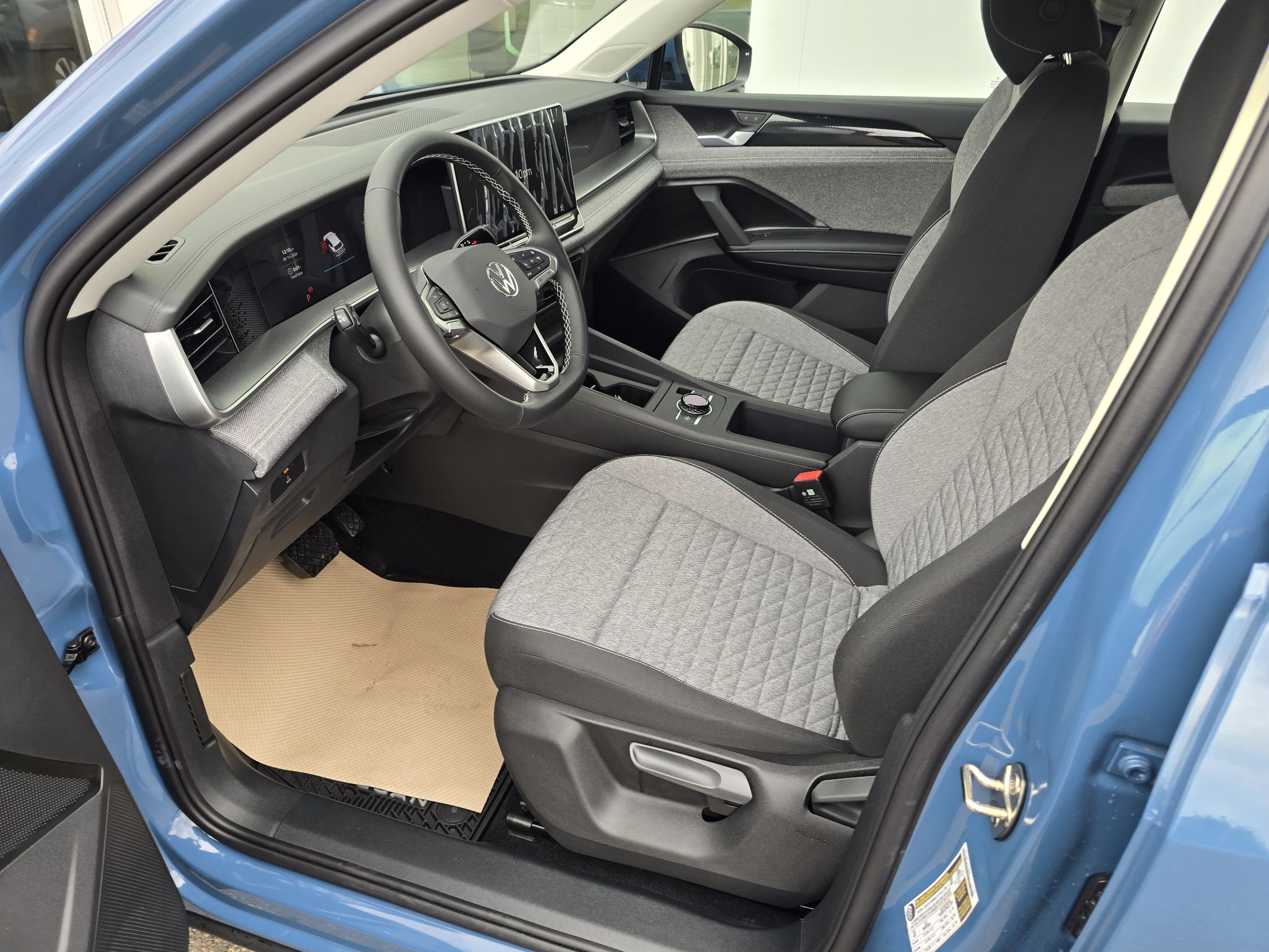 Photo 2026 Volkswagen Tiguan Trendline 4MOTION #8