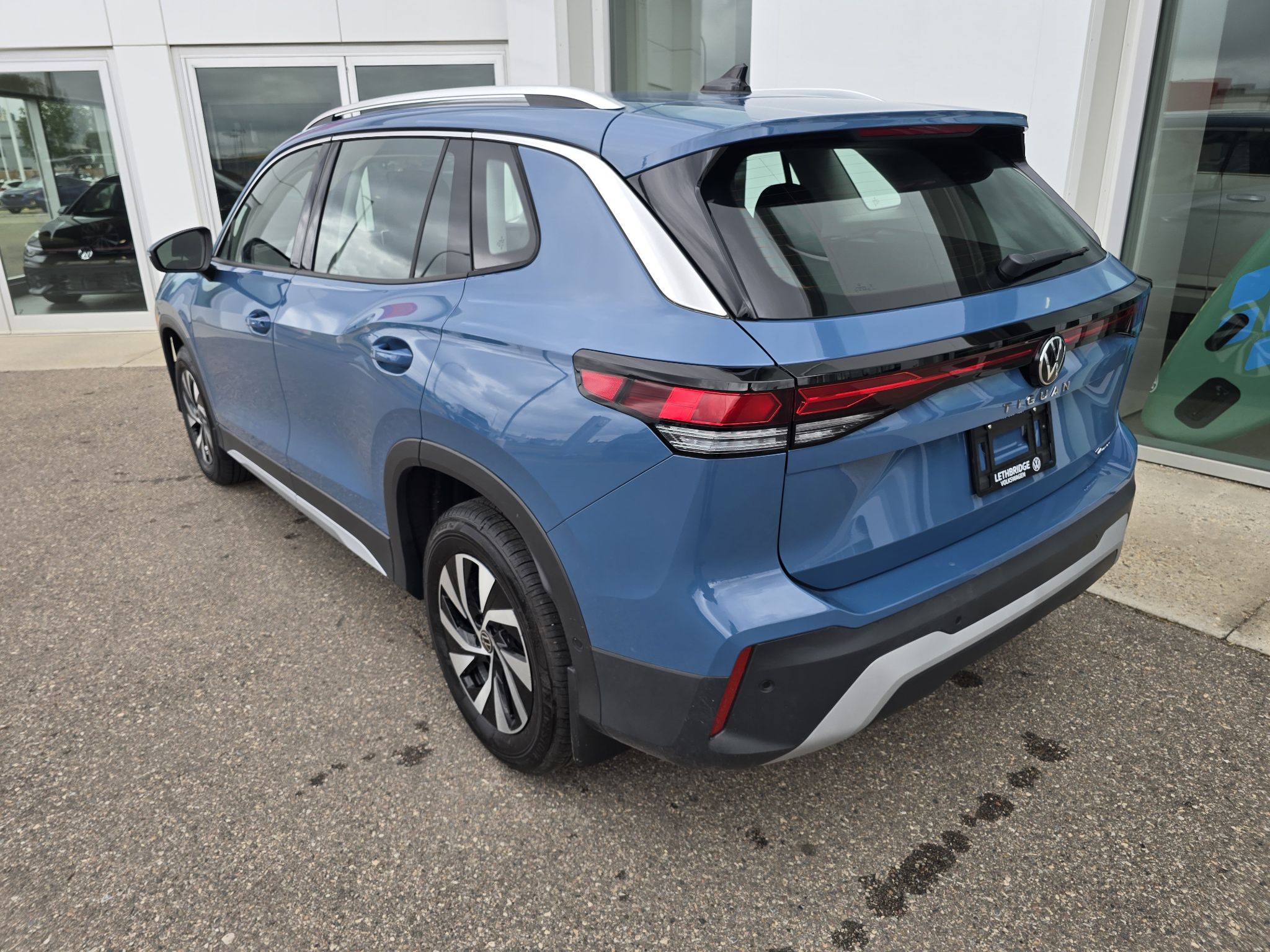 Photo 2026 Volkswagen Tiguan Trendline 4MOTION #3
