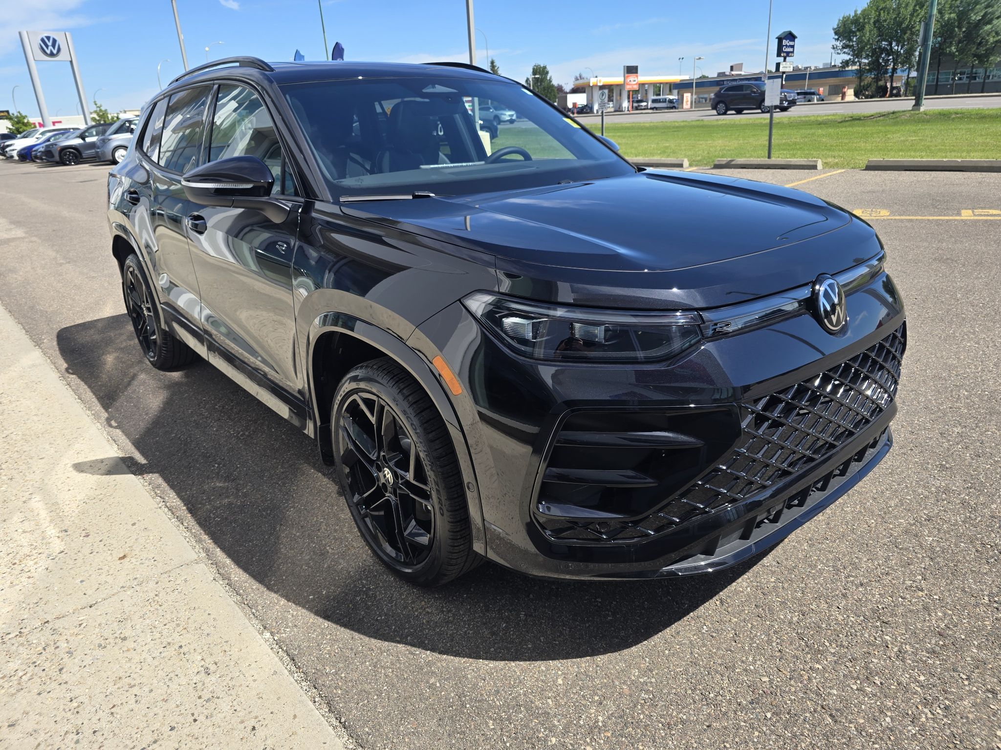 Photo 2026 Volkswagen Tiguan Comfortline R-Line Black Edition 4MOTION #7