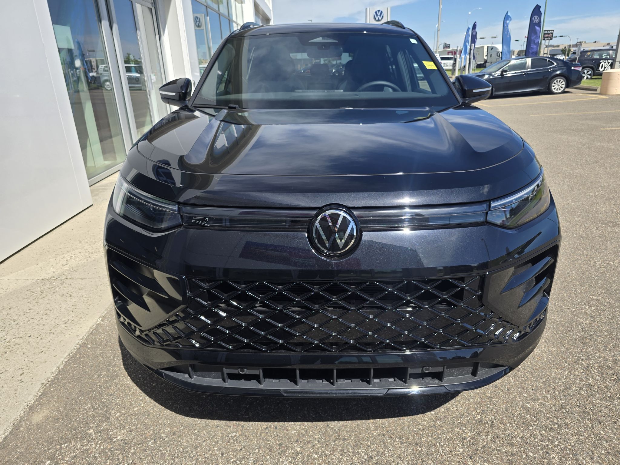 Photo 2026 Volkswagen Tiguan Comfortline R-Line Black Edition 4MOTION #6