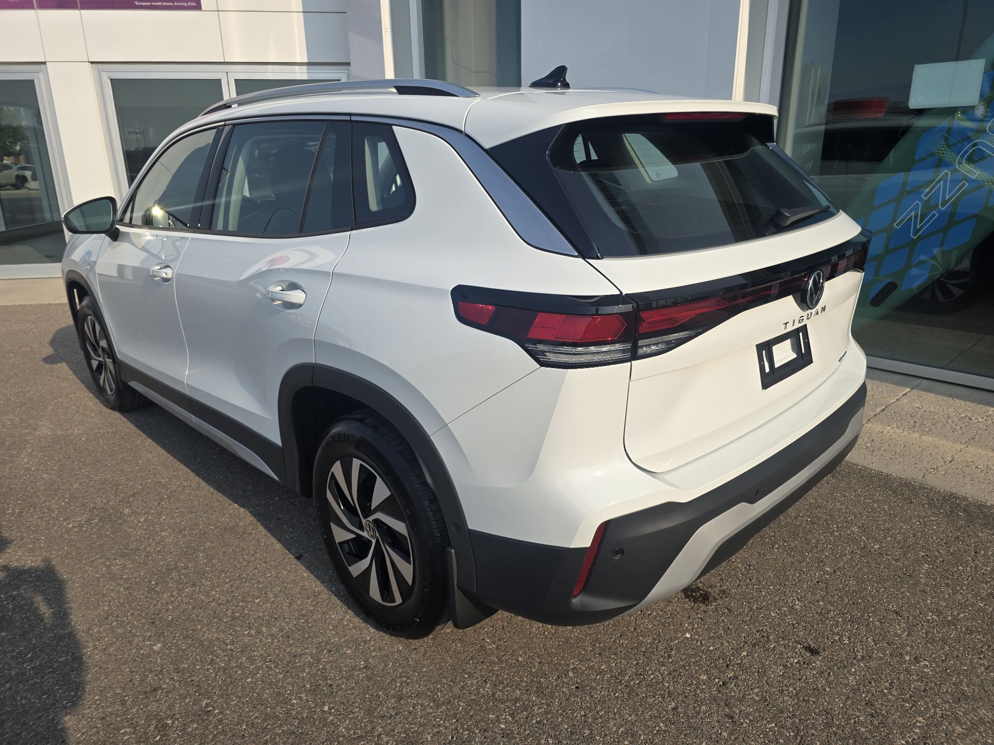 Photo 2026 Volkswagen Tiguan Trendline 4MOTION #3