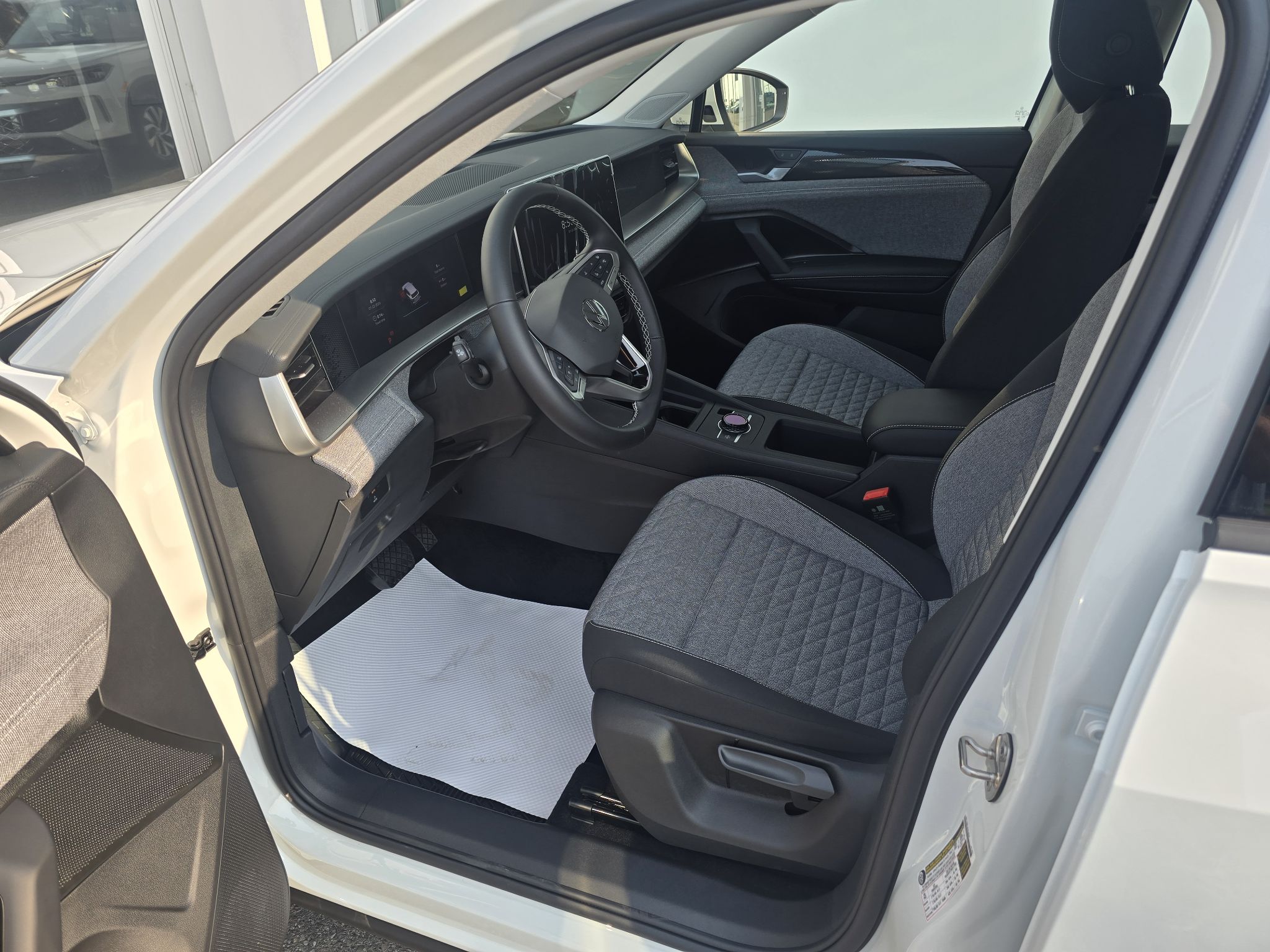 Photo 2026 Volkswagen Tiguan Trendline 4MOTION #8