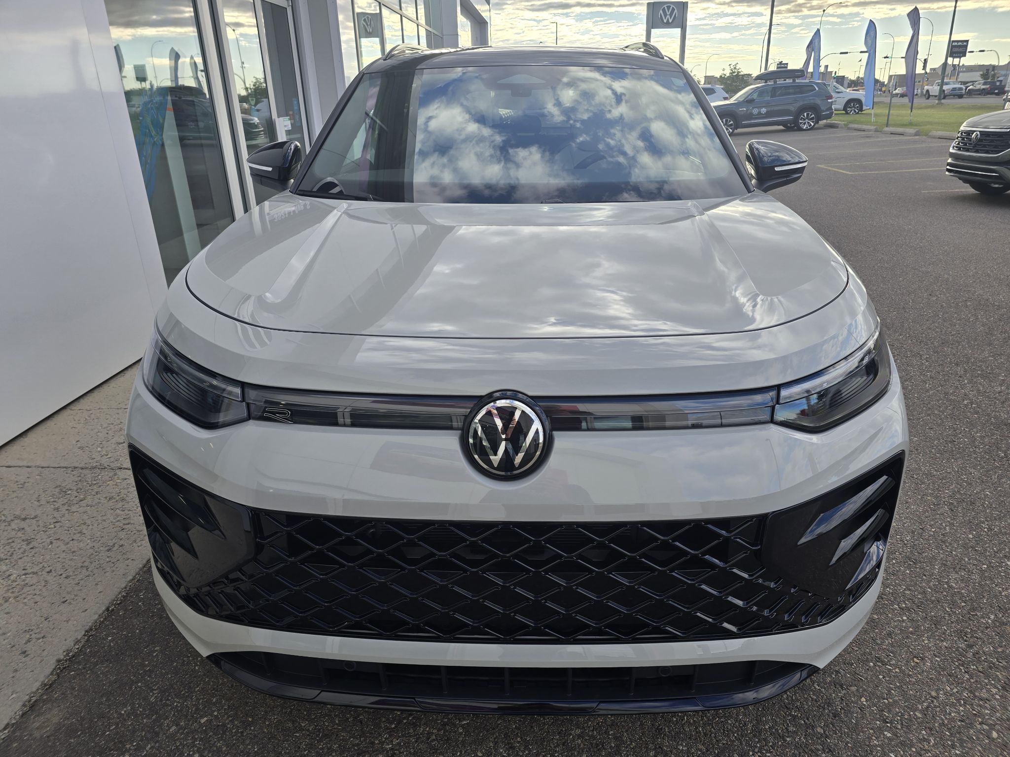 Photo 2026 Volkswagen Tiguan Comfortline R-Line Black Edition 4MOTION #7