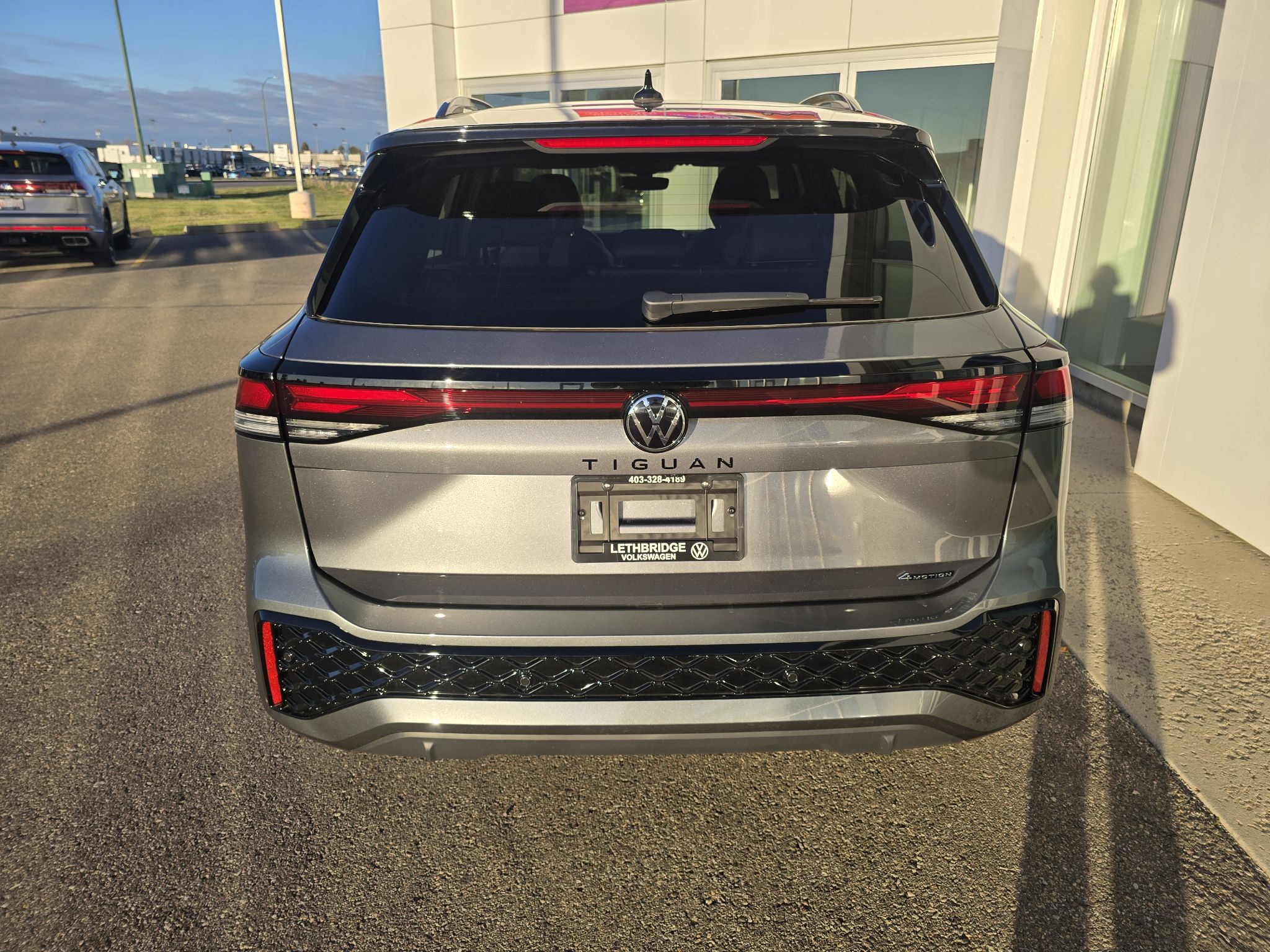 Photo 2026 Volkswagen Tiguan Comfortline R-Line Black Edition 4MOTION #4