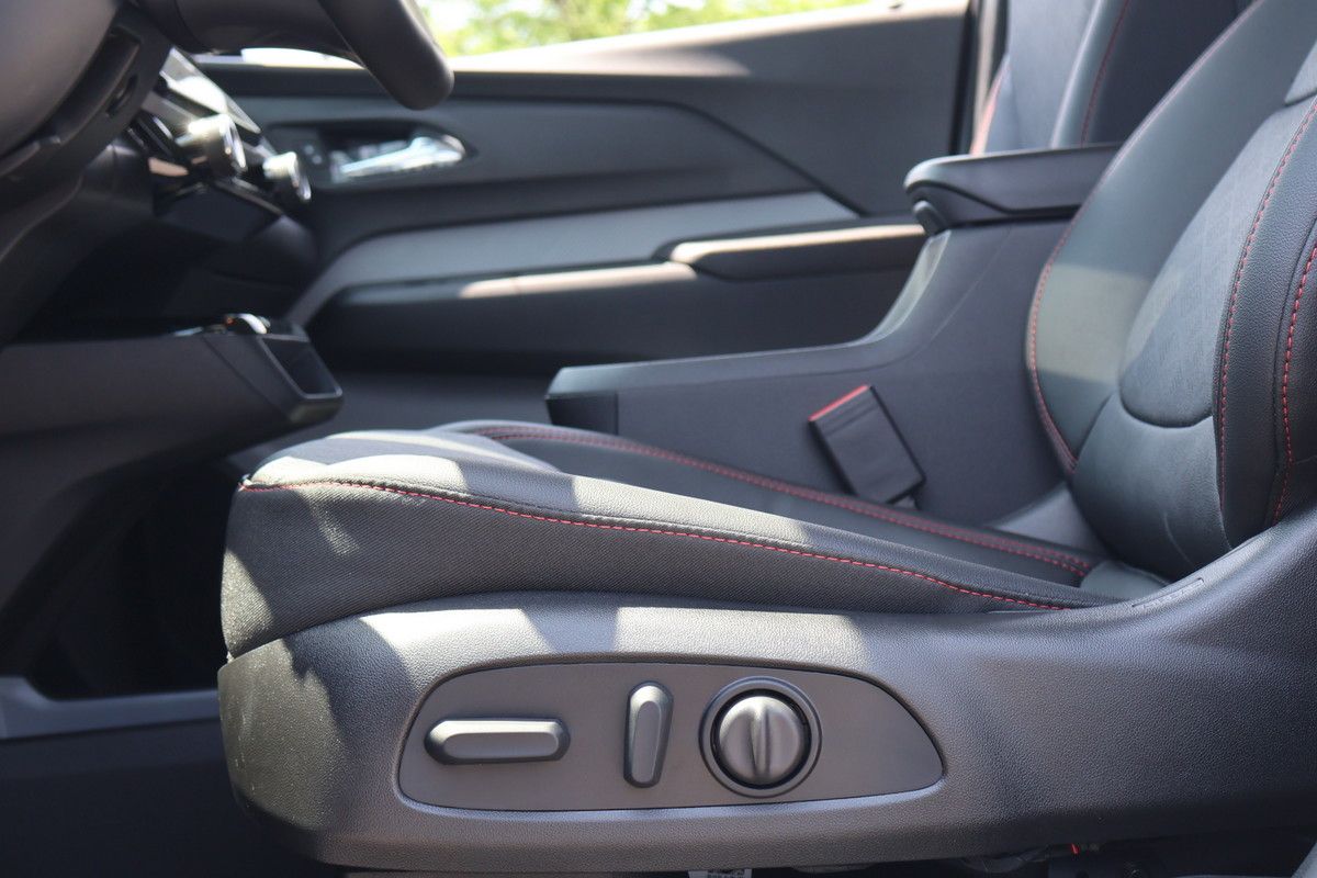 Photo Chevrolet Bolt RS 2027 #8
