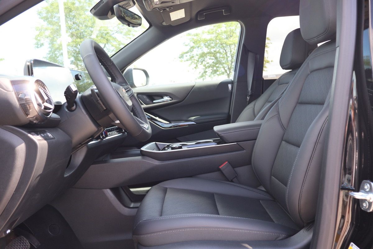 Photo 2027 Chevrolet Equinox LT #7