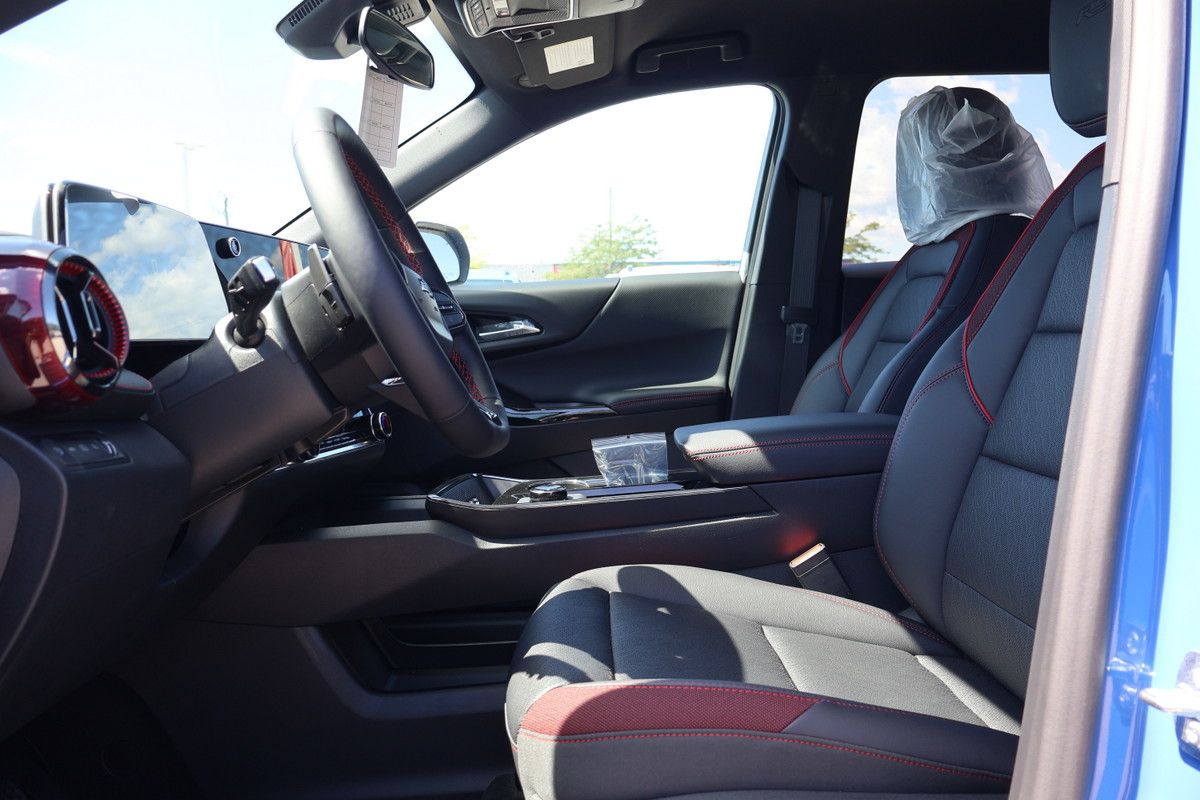 Photo Chevrolet Equinox RS 2027 #7