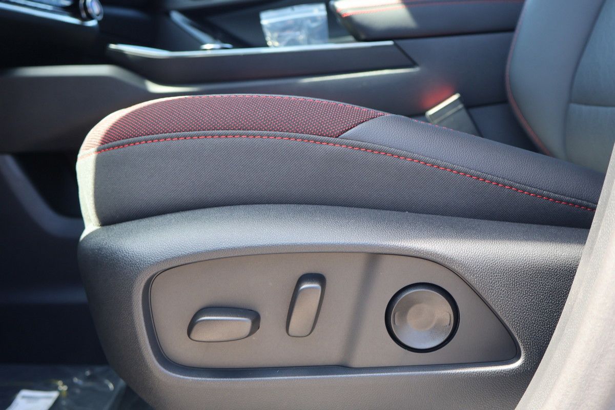 Photo Chevrolet Equinox RS 2027 #8