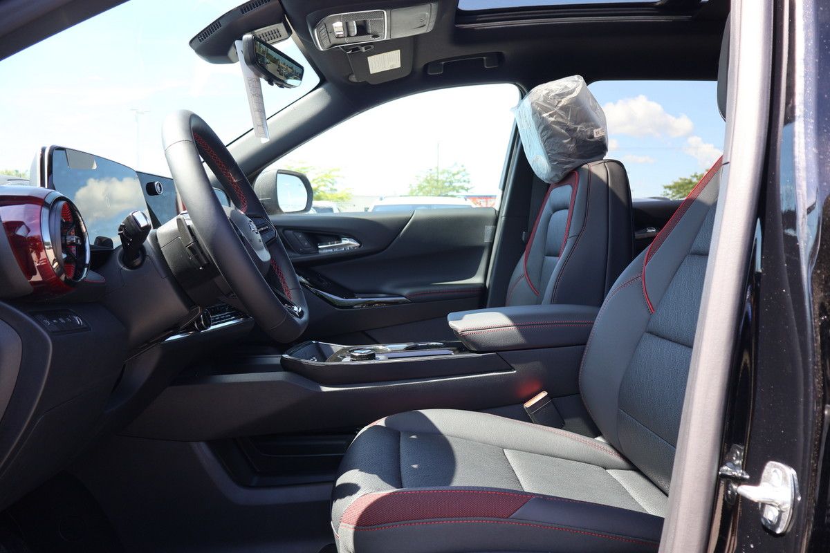 Photo Chevrolet Equinox RS 2027 #7