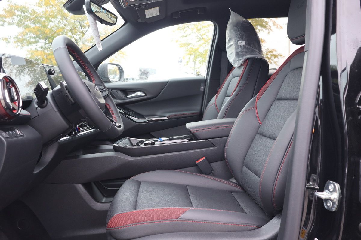 Photo Chevrolet Equinox RS 2027 #7