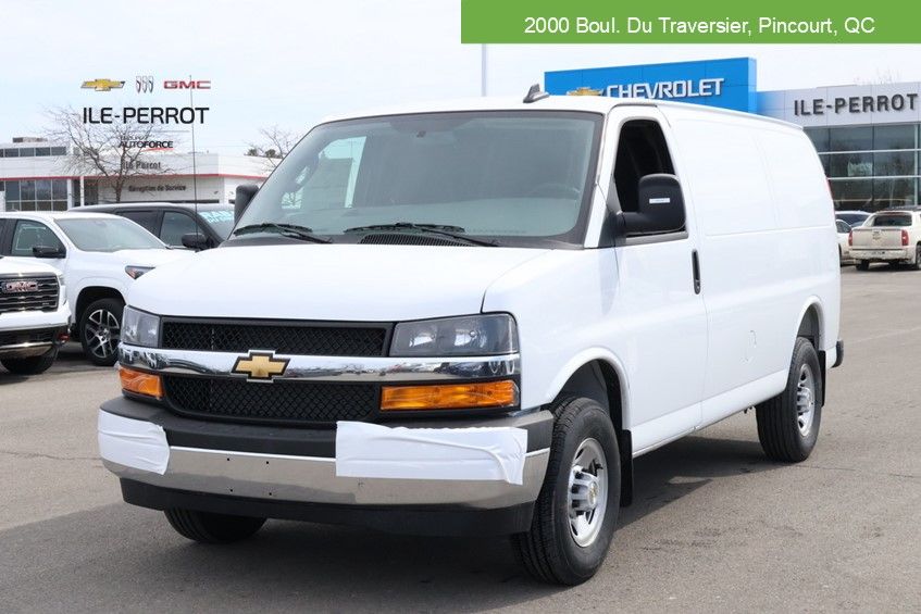 2025 Chevrolet Express Cargo 3500 WT 135''