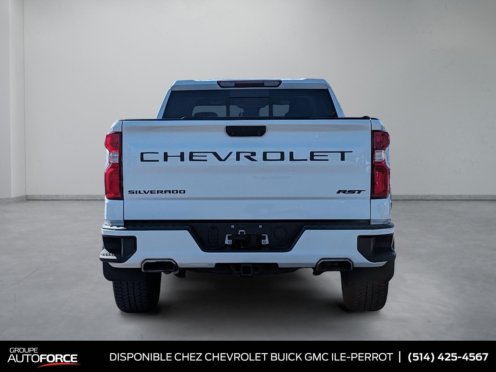 Photo 2022 Chevrolet Silverado 1500 RST #4