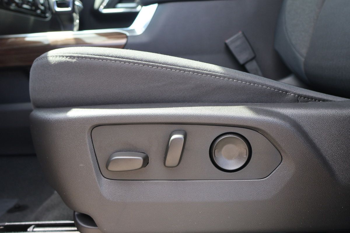 Photo 2026 Chevrolet Silverado 1500 RST #8
