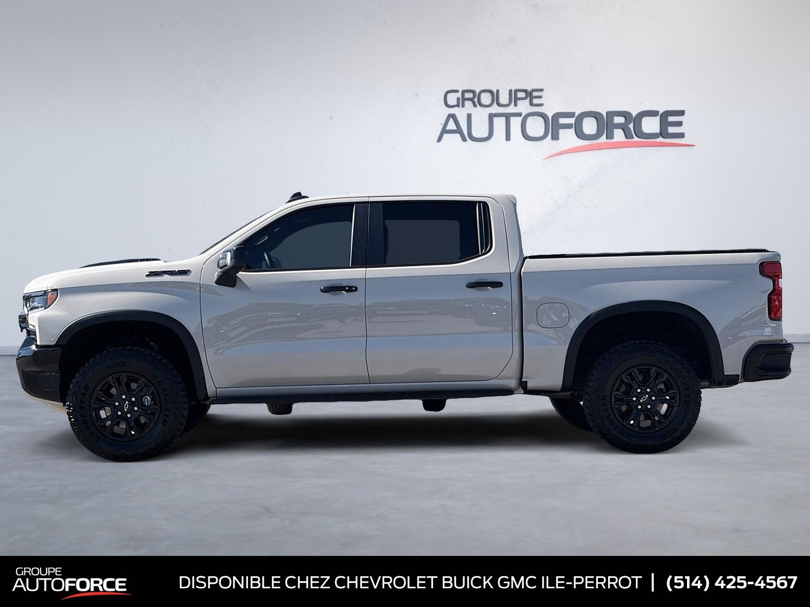 Photo 2026 Chevrolet Silverado 1500 ZR2, 1 OWNER, LIKE NEW #3
