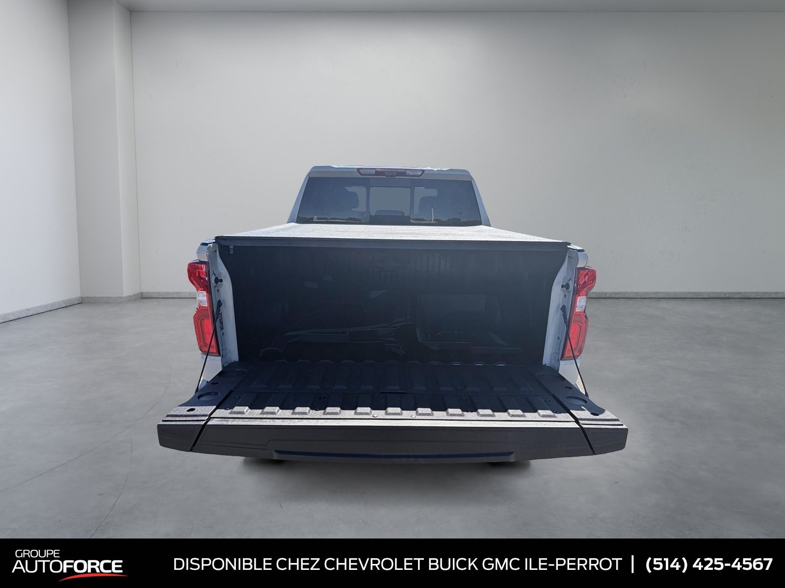 Photo 2026 Chevrolet Silverado 1500 ZR2, 1 OWNER, LIKE NEW #6