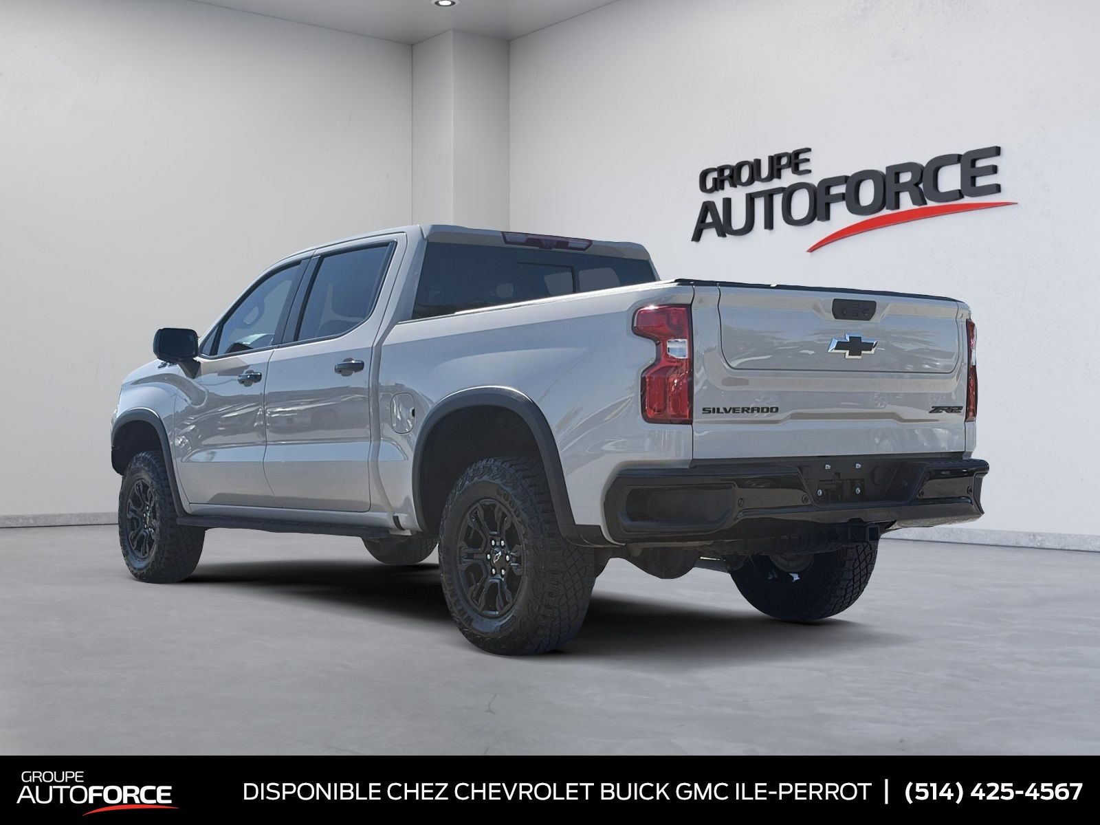 Photo 2026 Chevrolet Silverado 1500 ZR2, 1 OWNER, LIKE NEW #4