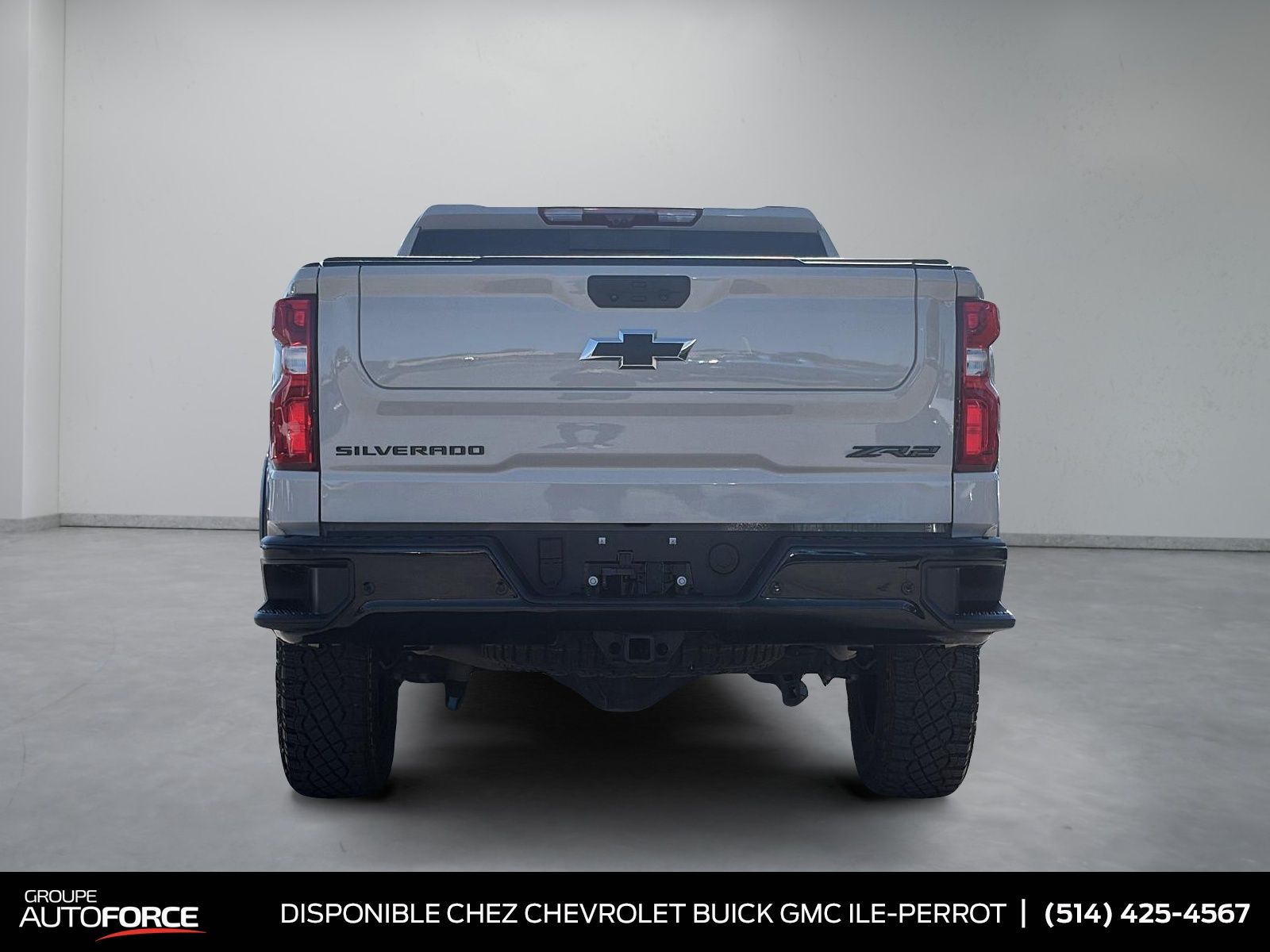 Photo 2026 Chevrolet Silverado 1500 ZR2, 1 OWNER, LIKE NEW #5